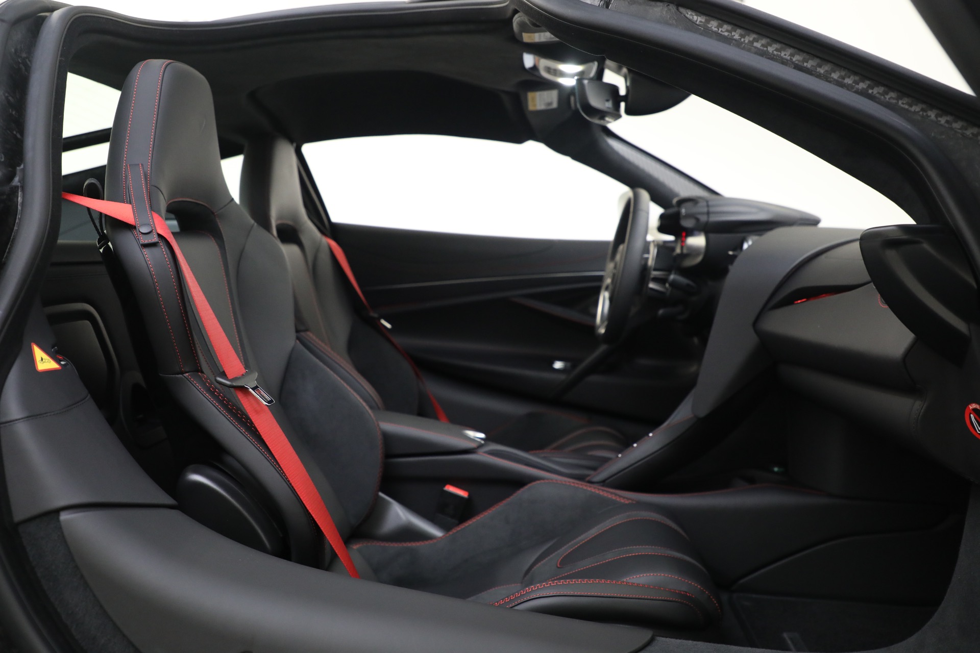 New-2024-McLaren-750S-TechLux