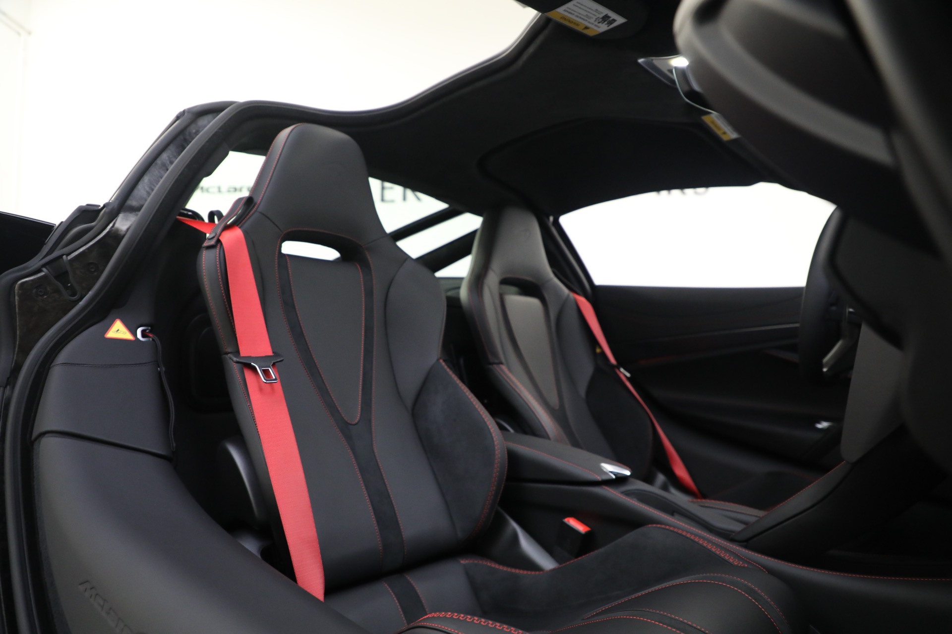 New-2024-McLaren-750S-TechLux