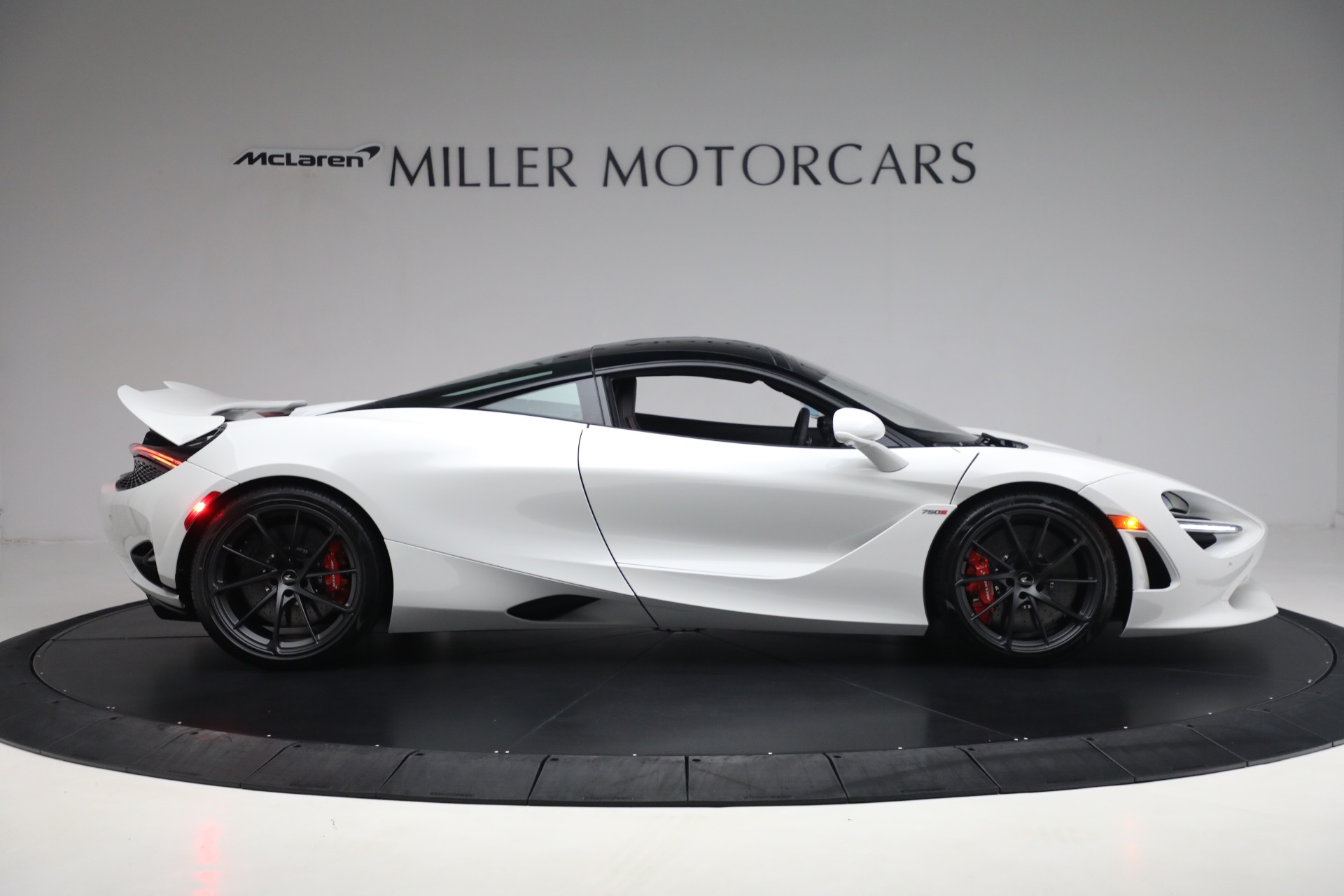 New-2024-McLaren-750S-TechLux