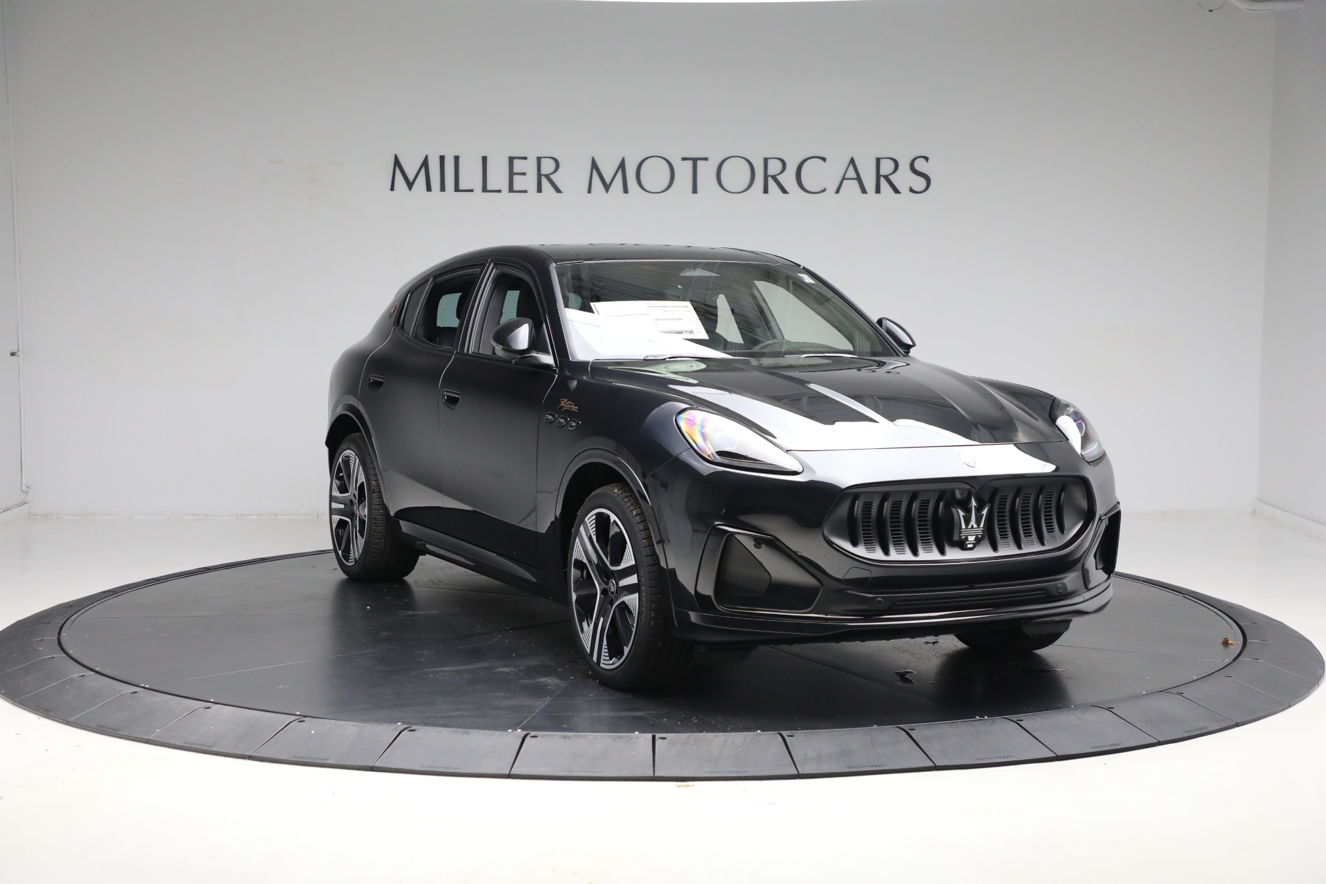 New-2025-Maserati-Grecale-Folgore---Fully-Electric-Vehicle