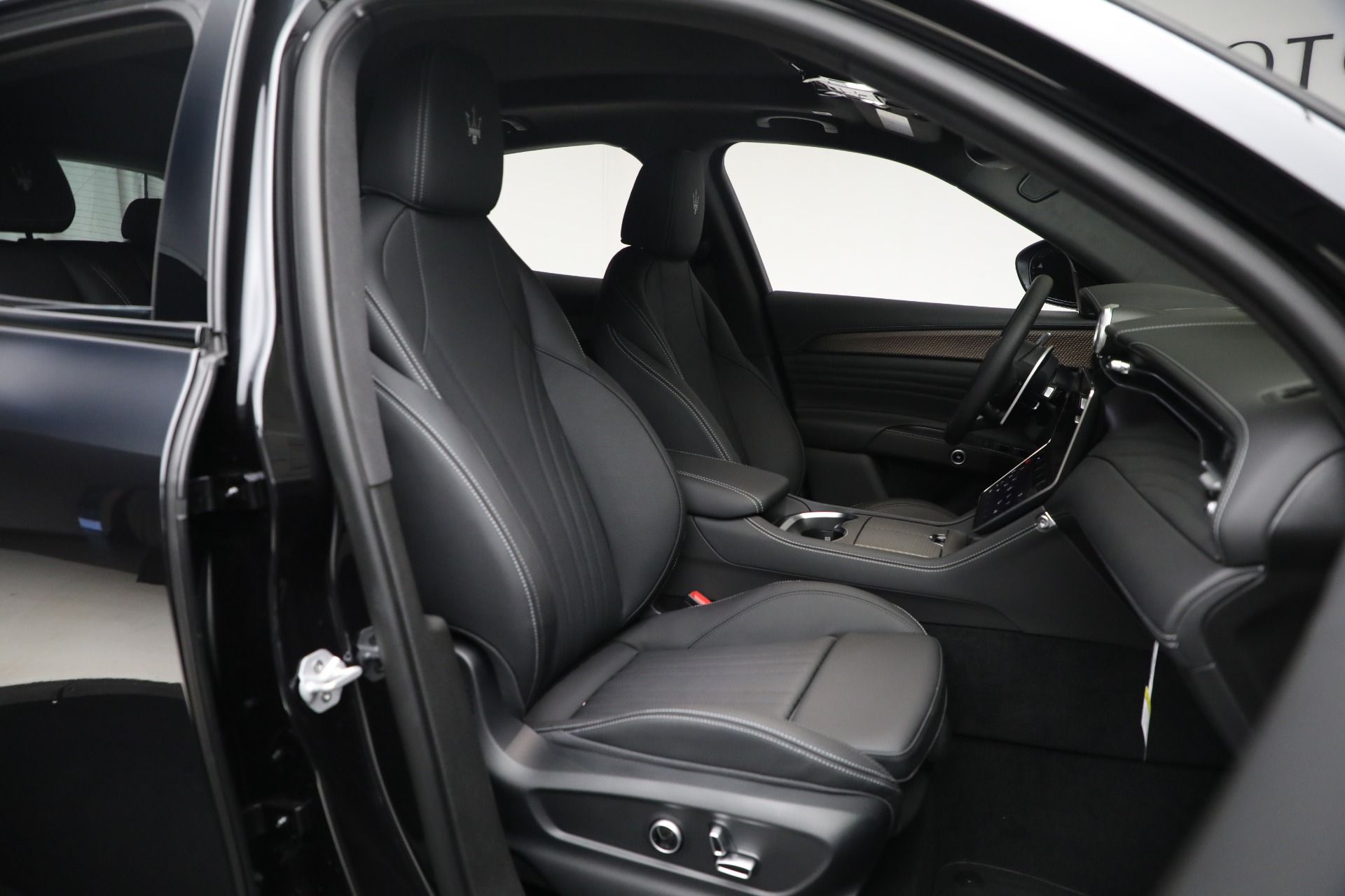 New-2025-Maserati-Grecale-Folgore---Fully-Electric-Vehicle