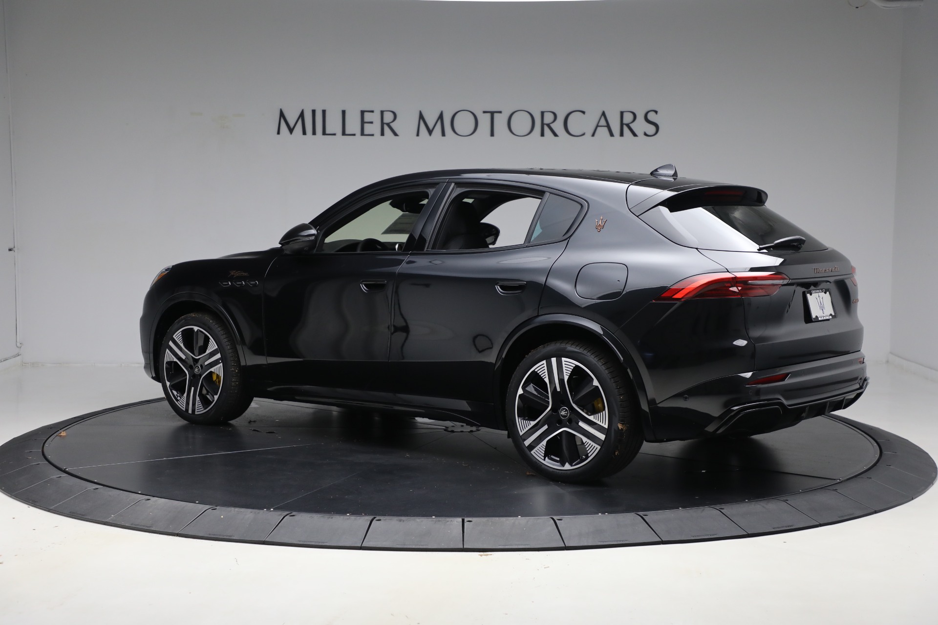 New-2025-Maserati-Grecale-Folgore---Fully-Electric-Vehicle