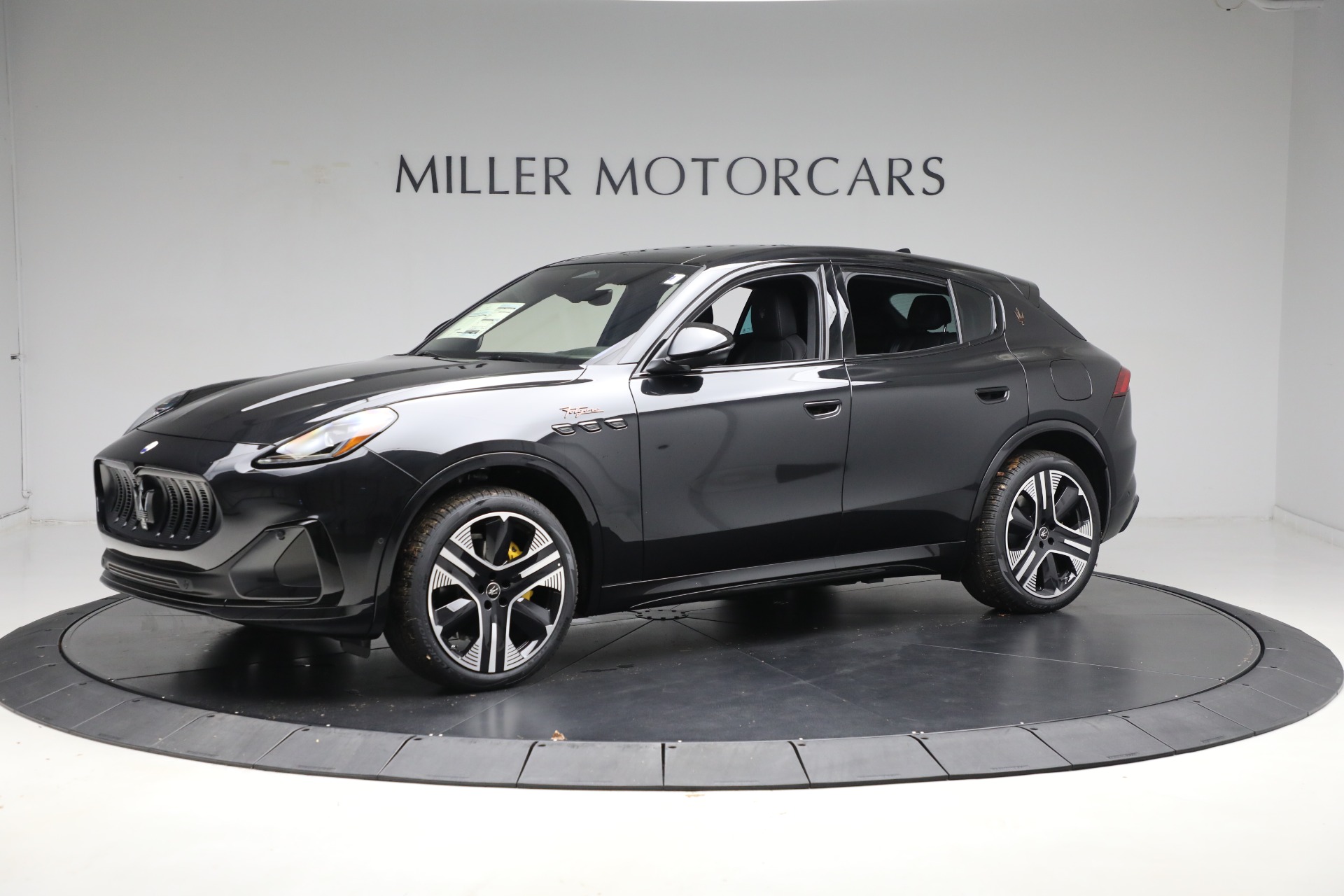 New-2025-Maserati-Grecale-Folgore---Fully-Electric-Vehicle