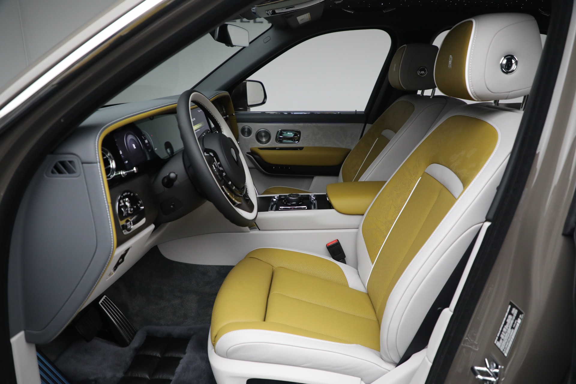 Used-2025-Rolls-Royce-Cullinan