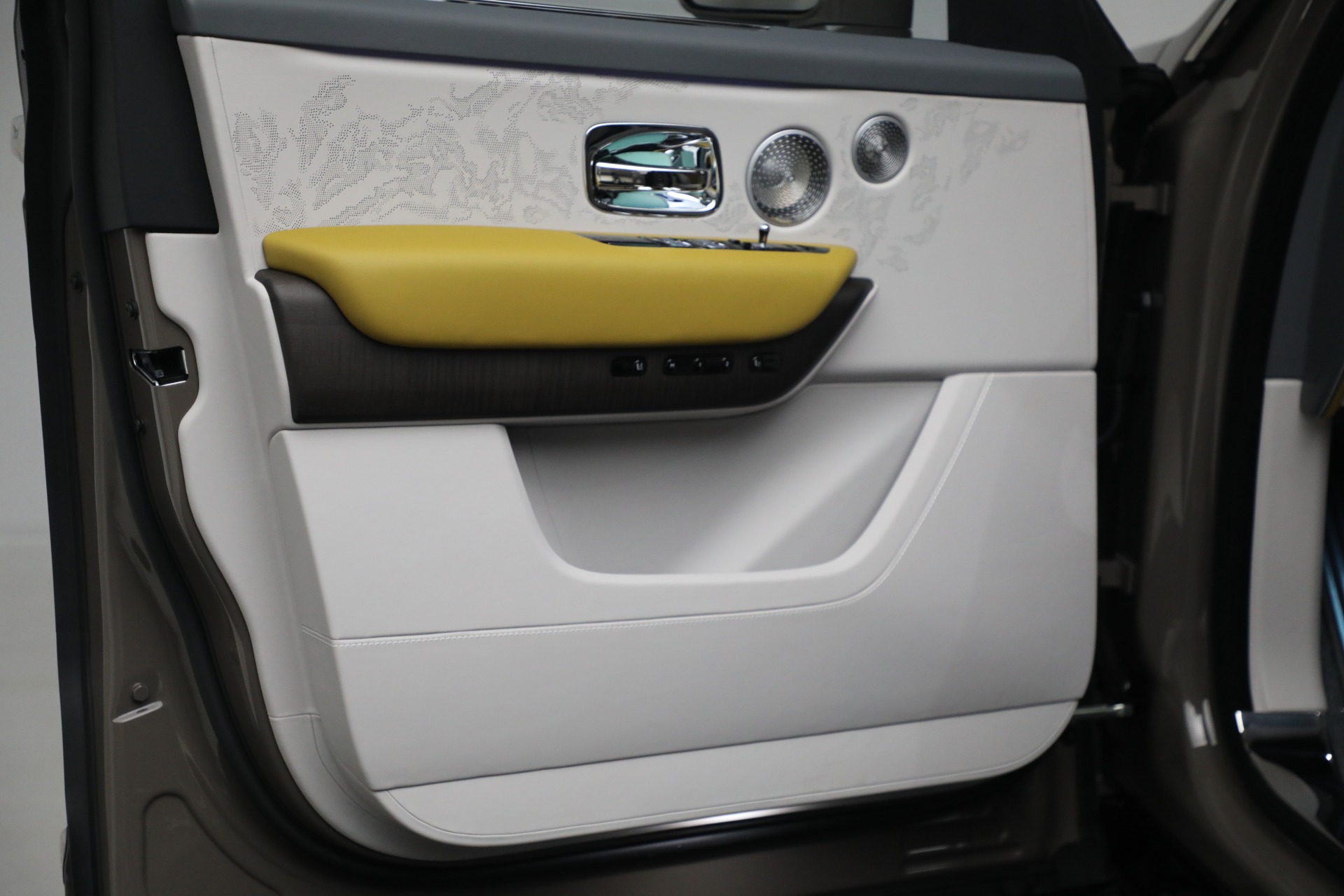 Used-2025-Rolls-Royce-Cullinan