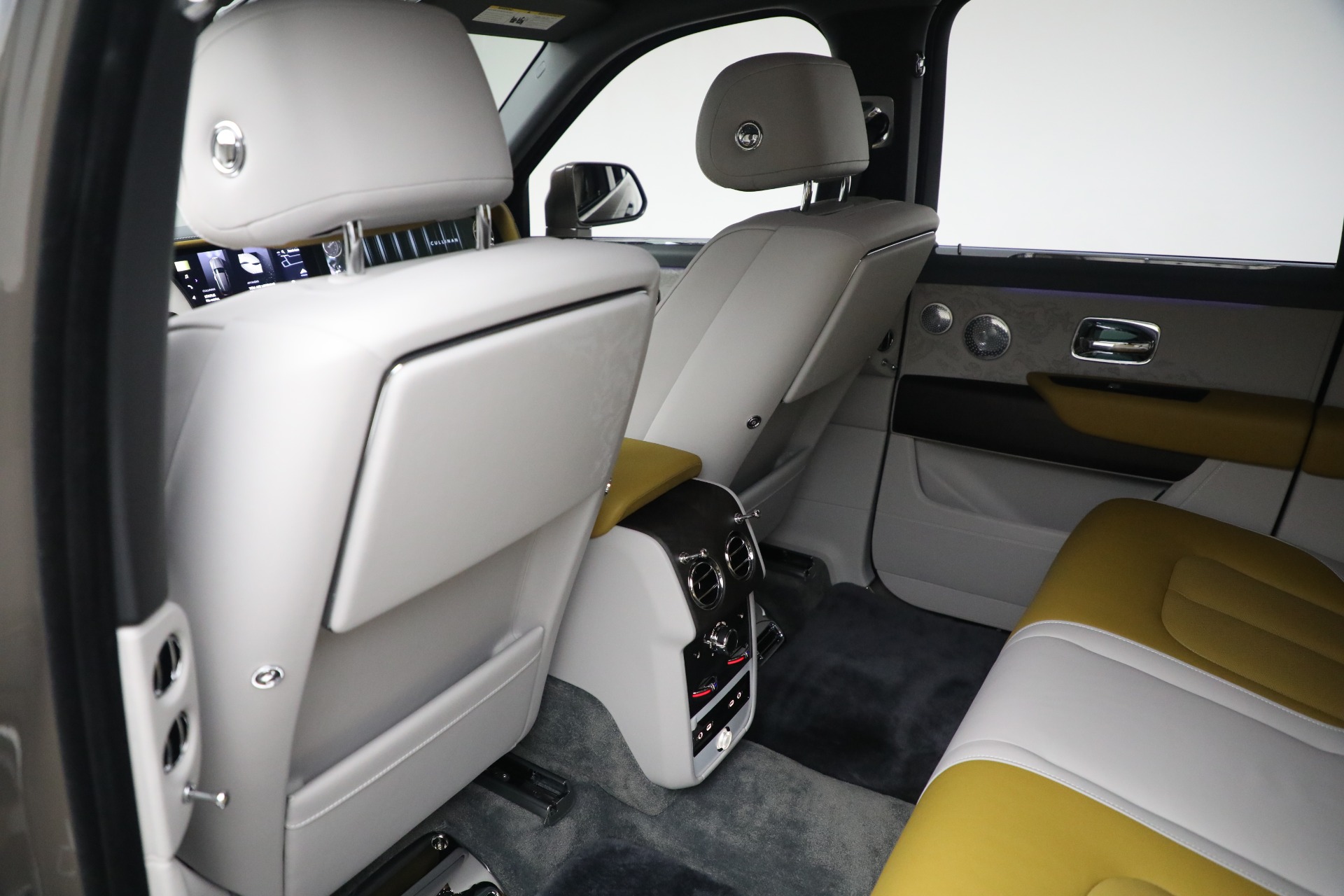 Used-2025-Rolls-Royce-Cullinan