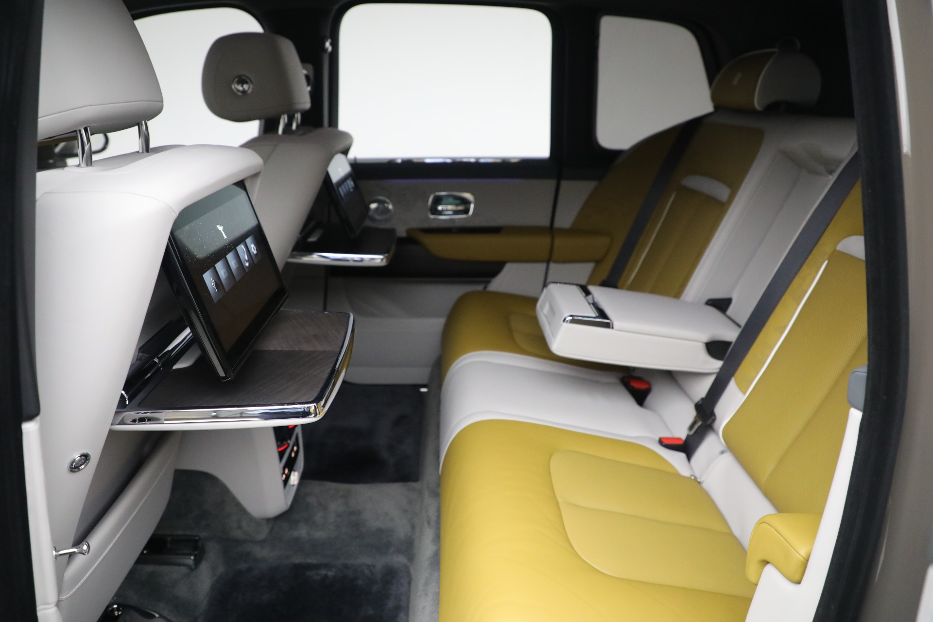 Used-2025-Rolls-Royce-Cullinan