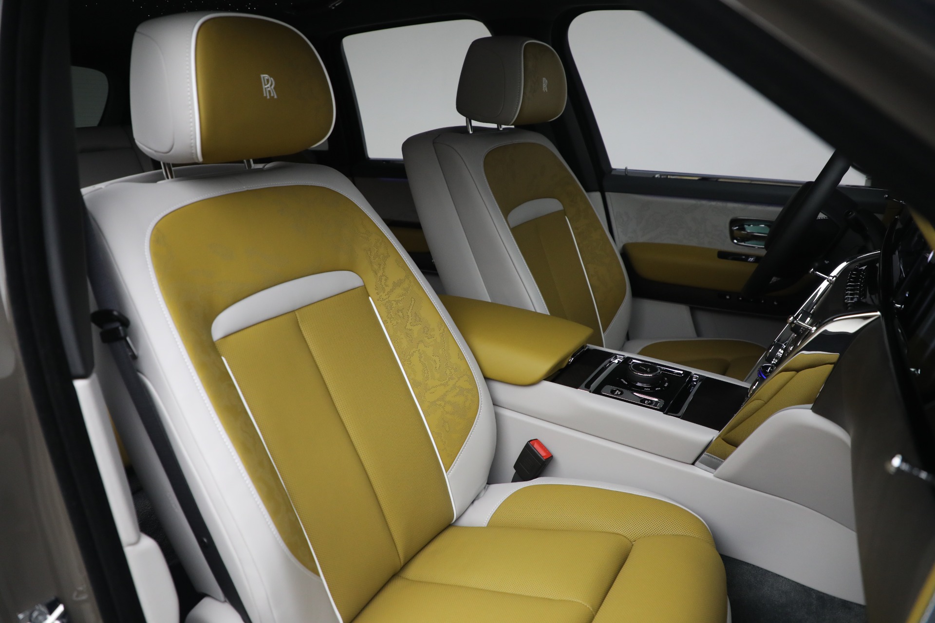 Used-2025-Rolls-Royce-Cullinan