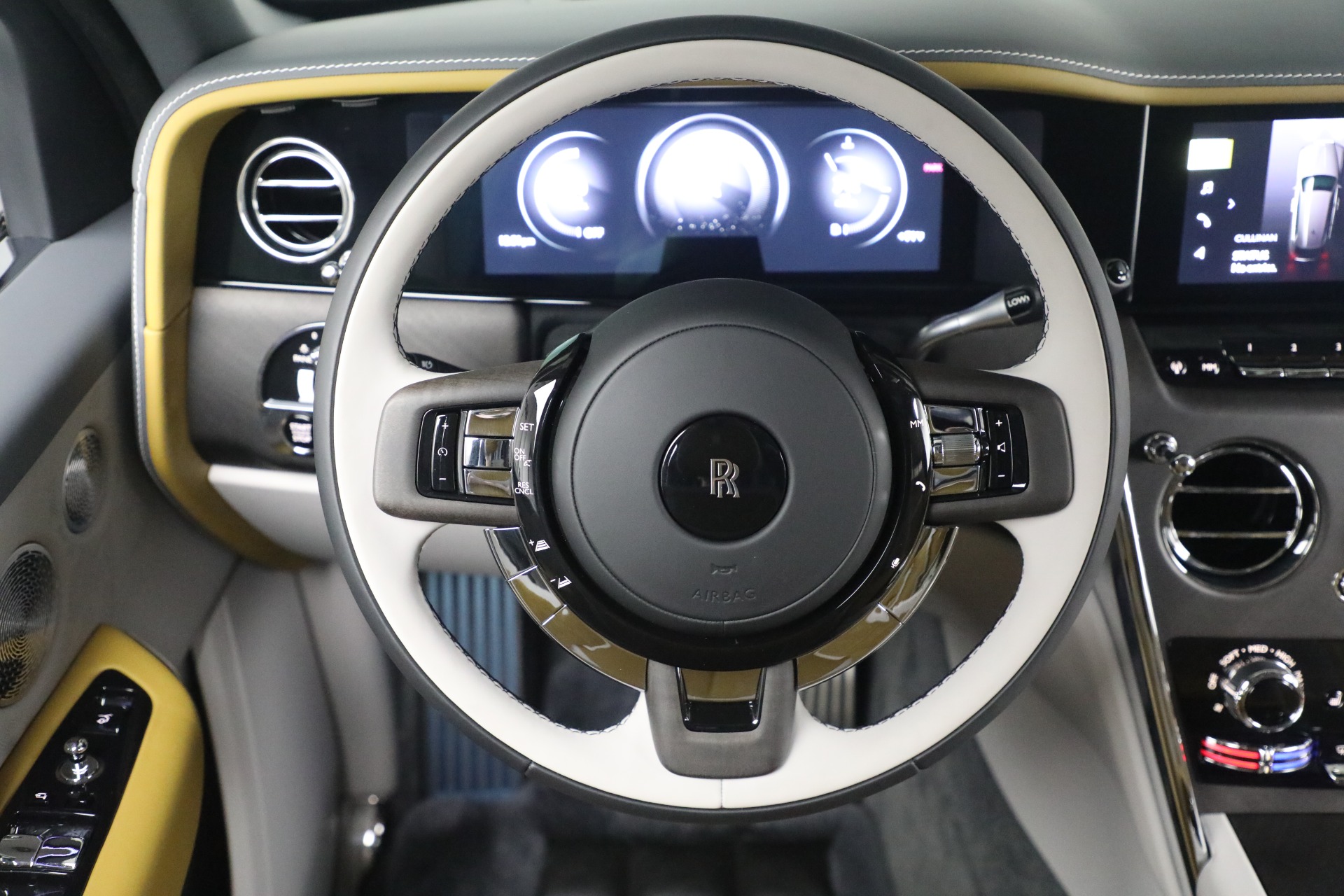 Used-2025-Rolls-Royce-Cullinan