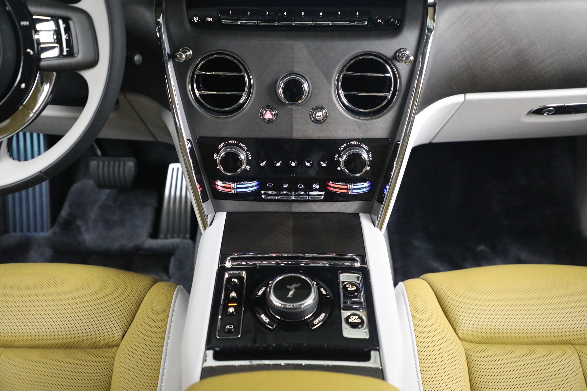 Used-2025-Rolls-Royce-Cullinan