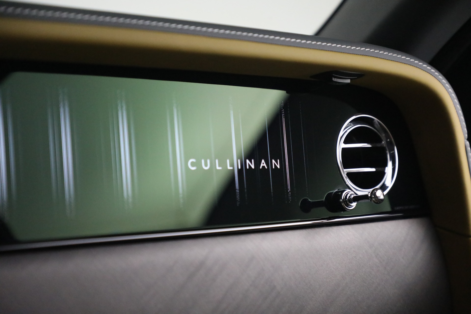 Used-2025-Rolls-Royce-Cullinan