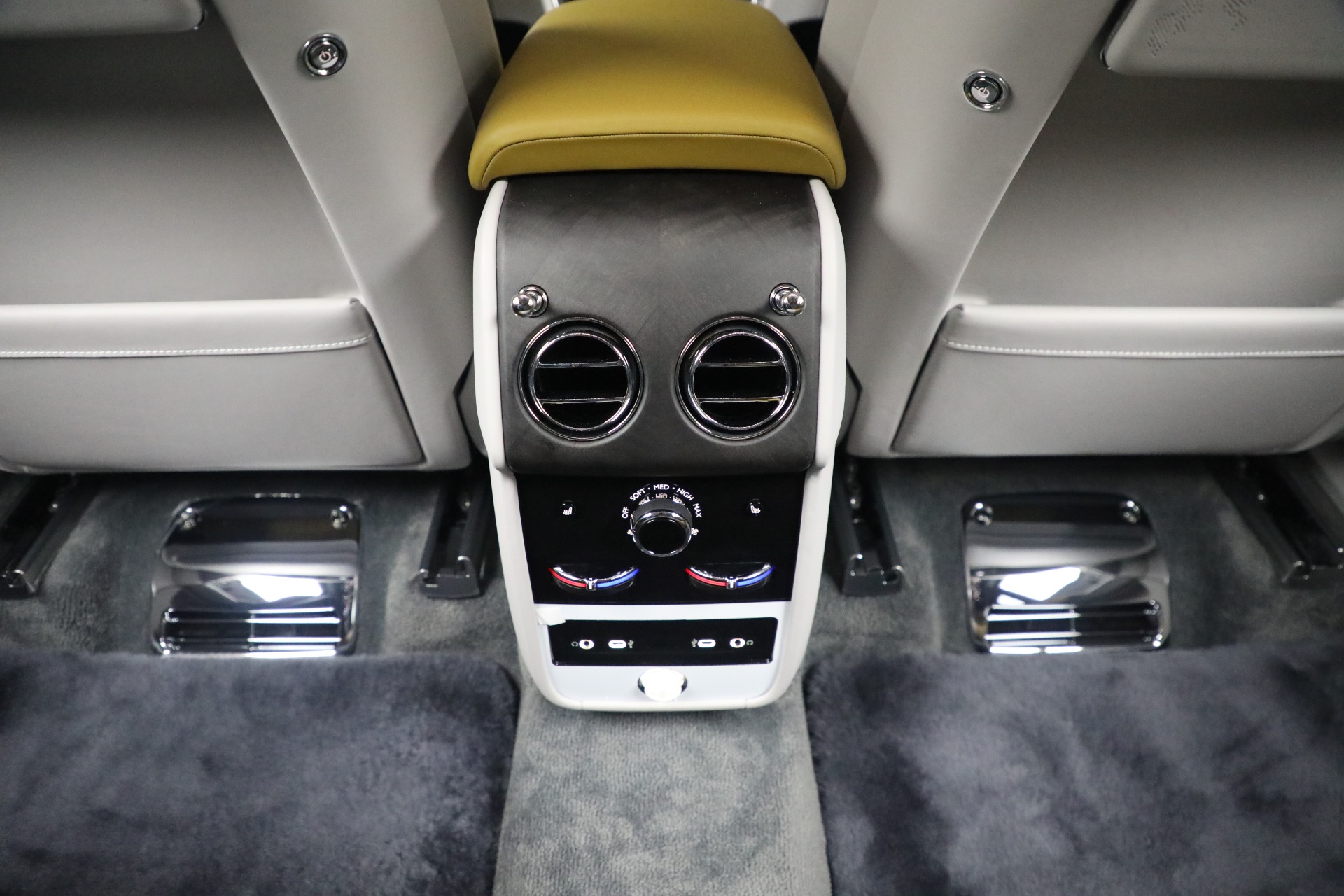 Used-2025-Rolls-Royce-Cullinan