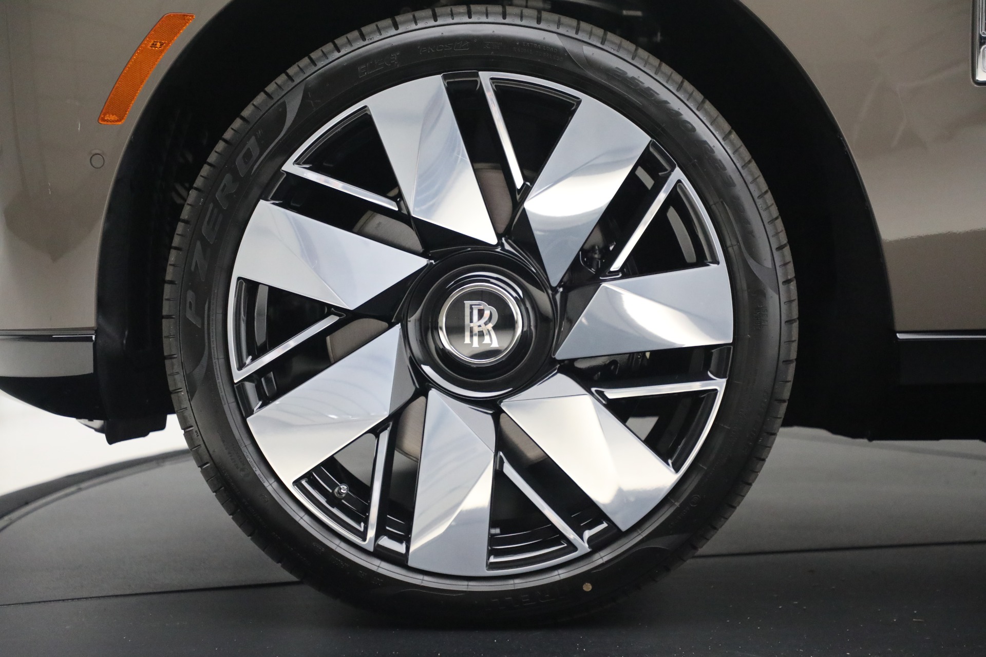 Used-2025-Rolls-Royce-Cullinan