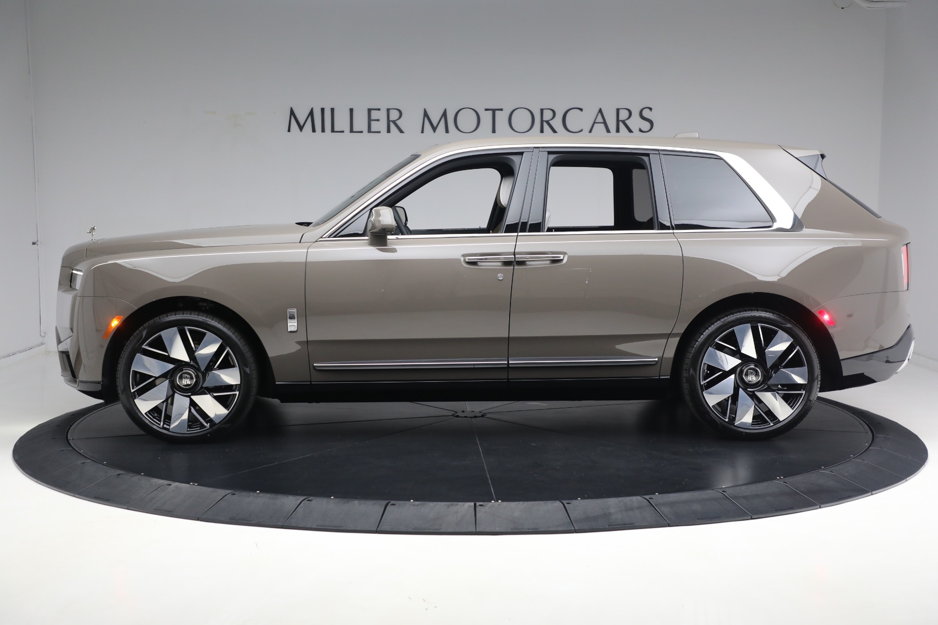 Used-2025-Rolls-Royce-Cullinan