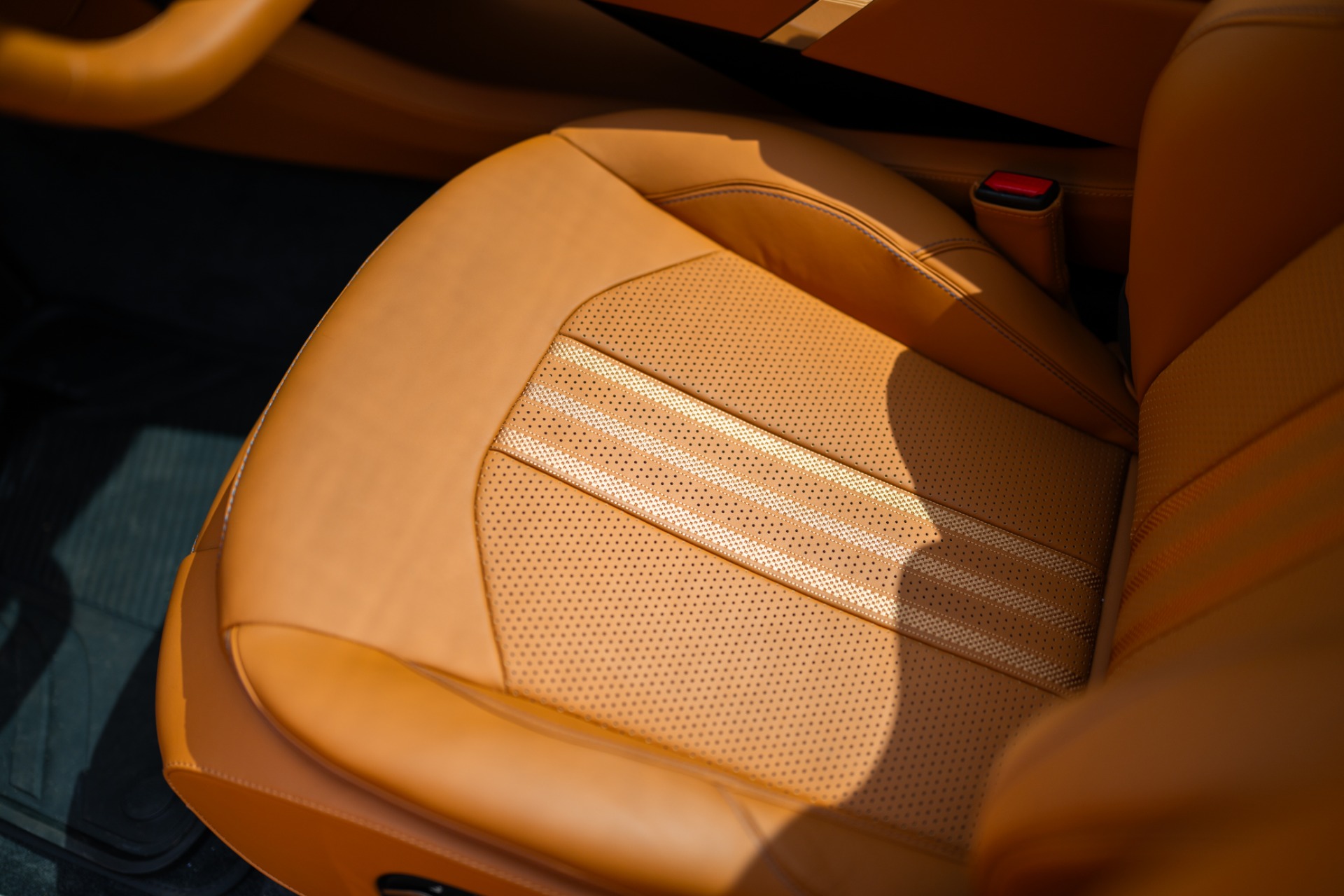 New-2025-Aston-Martin-DBX-707