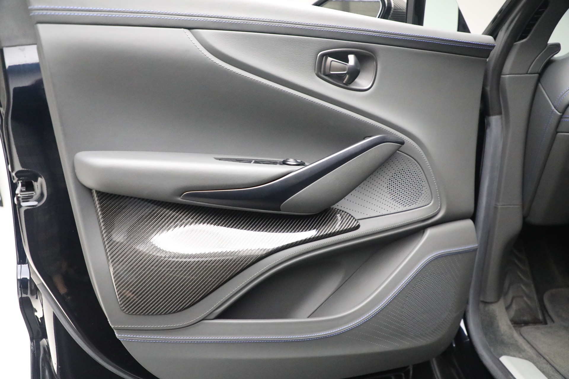 Used-2024-Aston-Martin-DBX-707