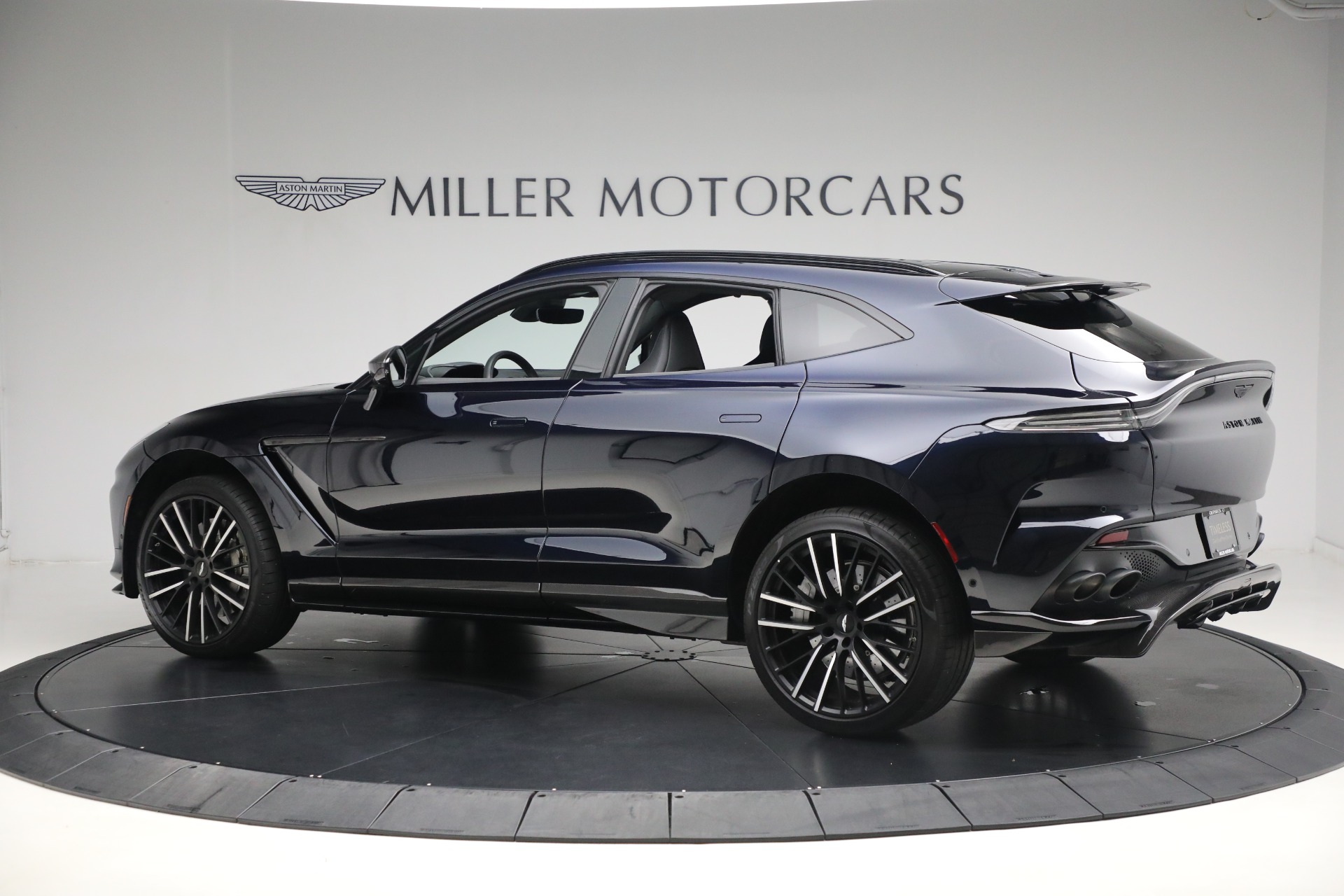 Used-2024-Aston-Martin-DBX-707