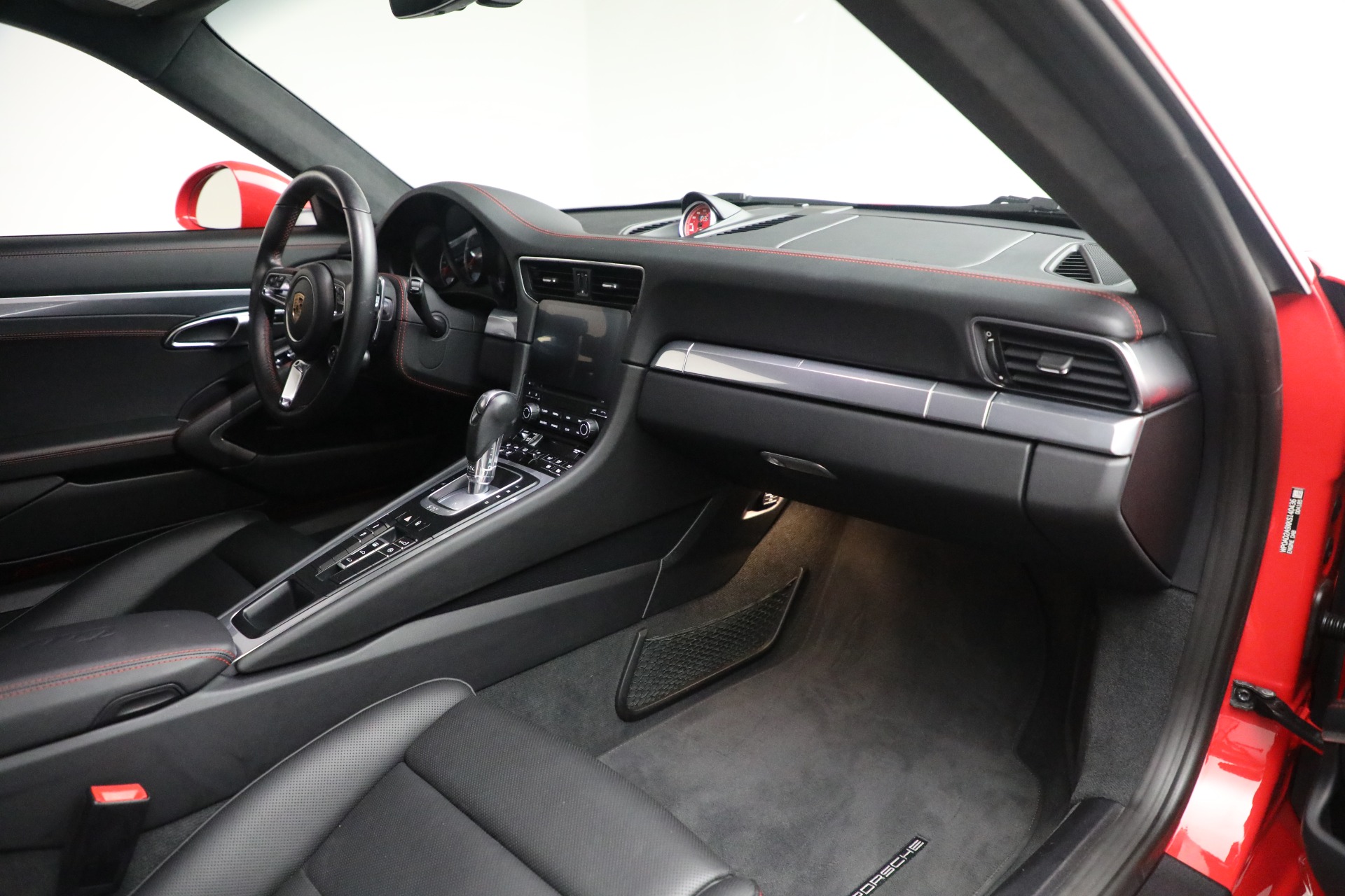 Used-2019-Porsche-911-Turbo