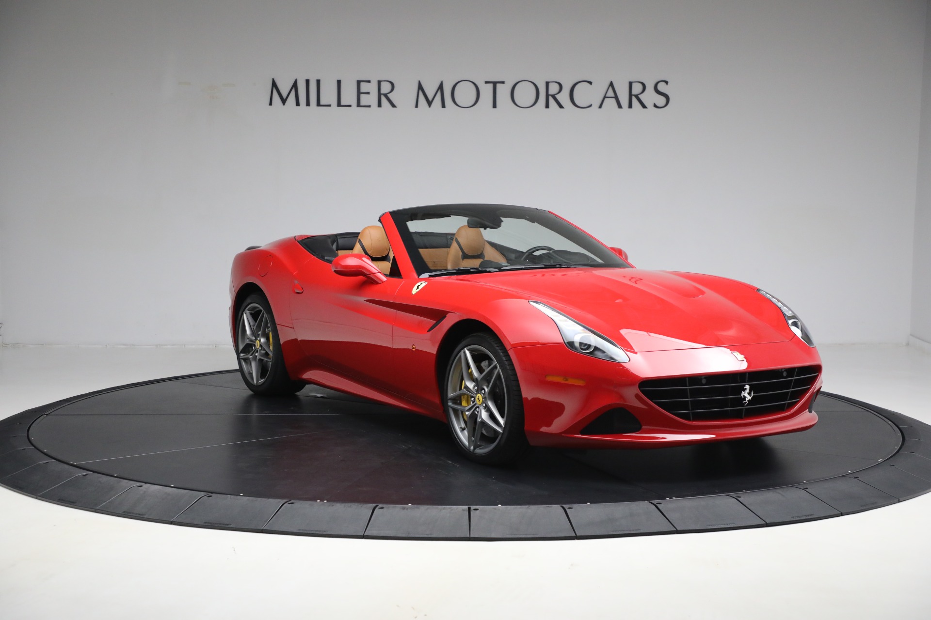 Used-2017-Ferrari-California-T