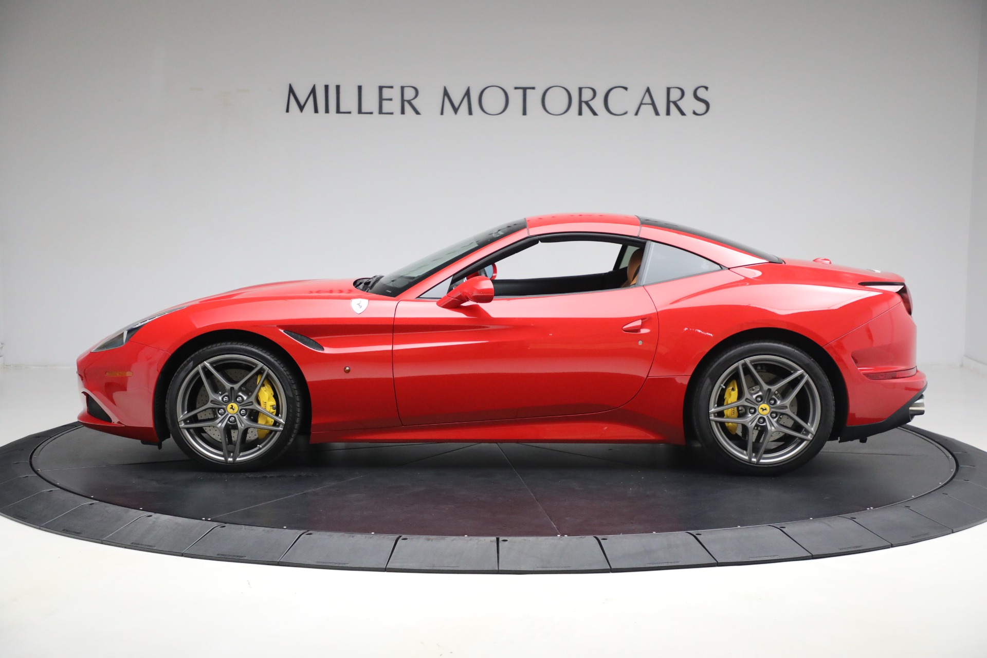 Used-2017-Ferrari-California-T