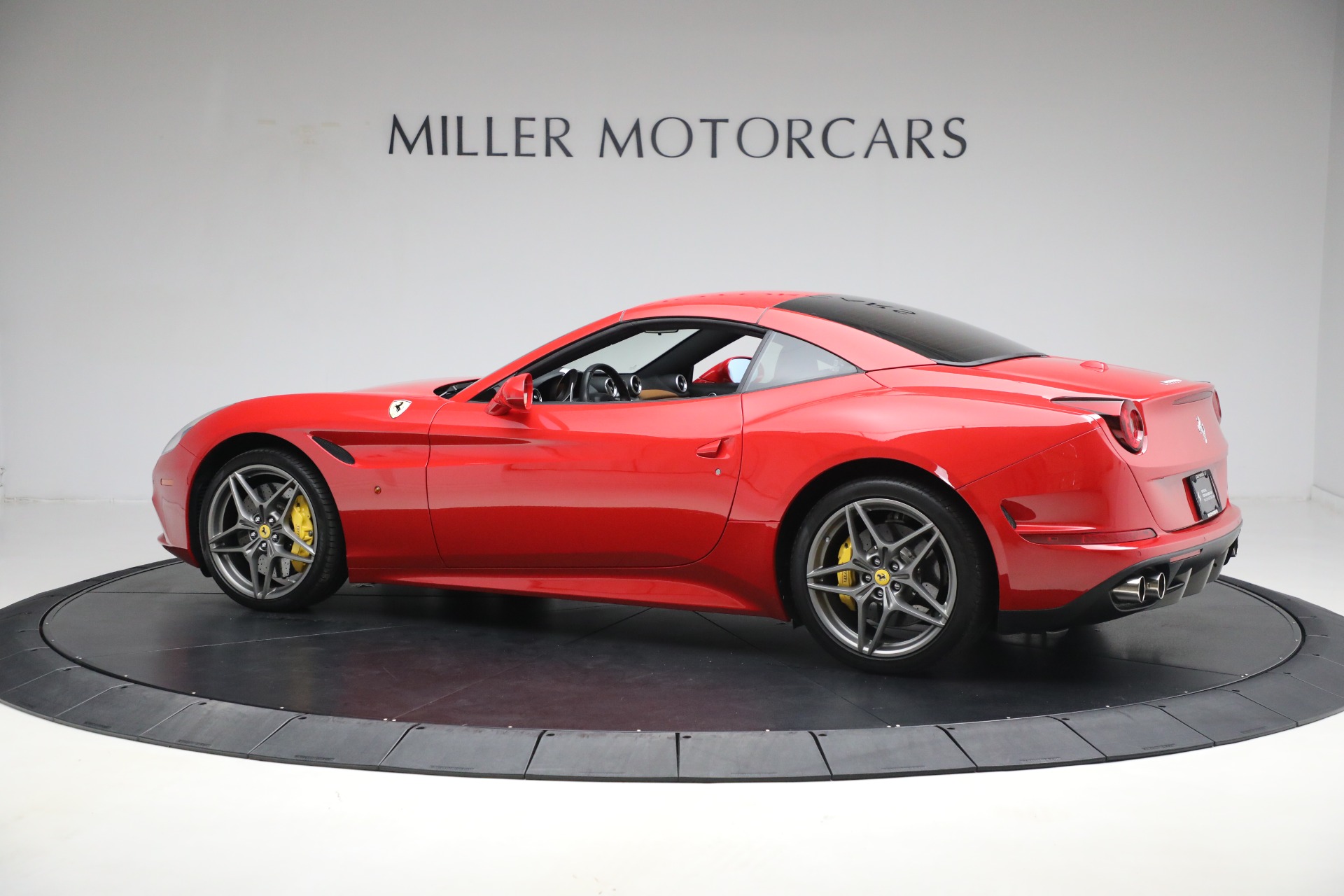 Used-2017-Ferrari-California-T