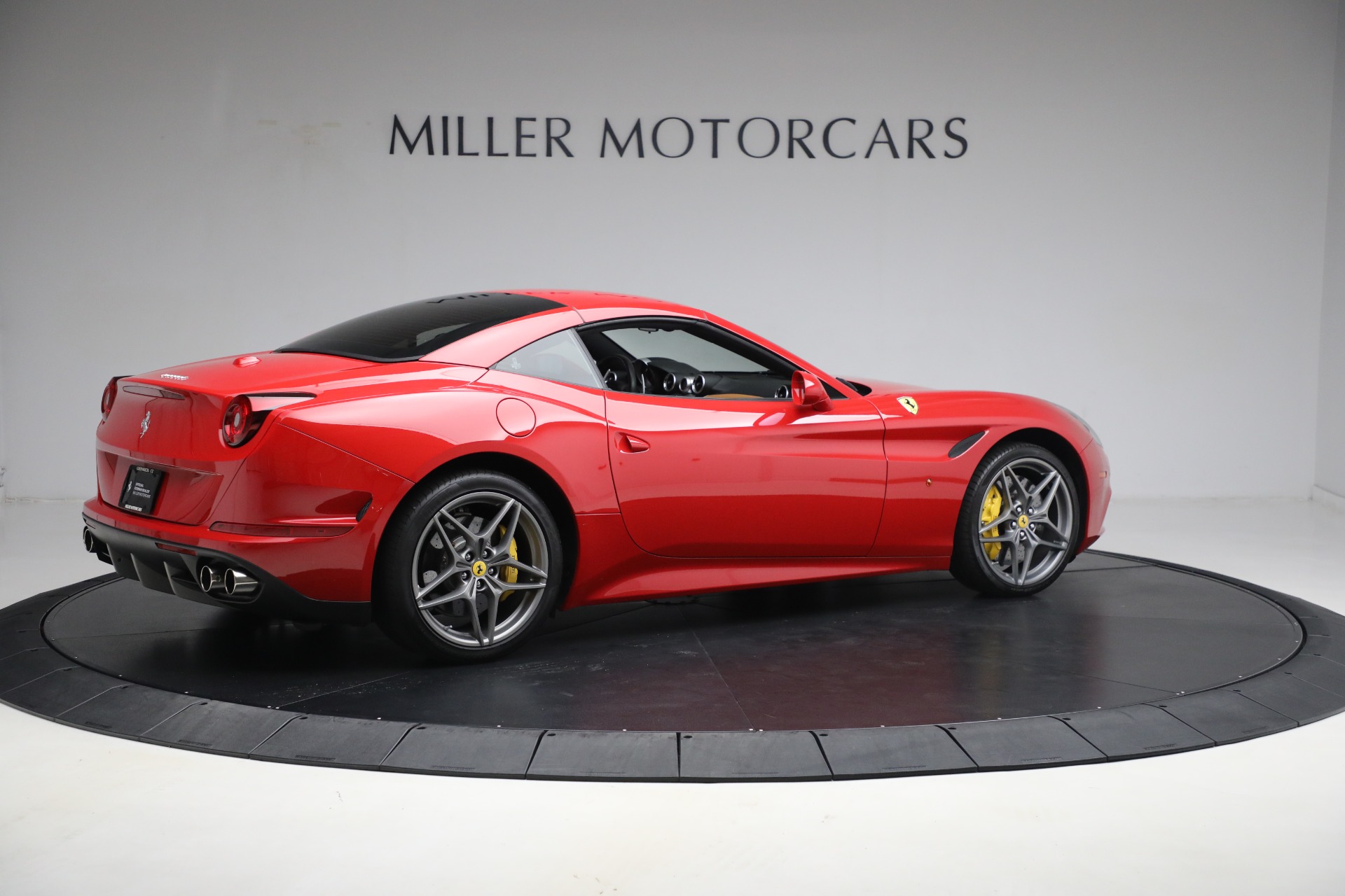 Used-2017-Ferrari-California-T