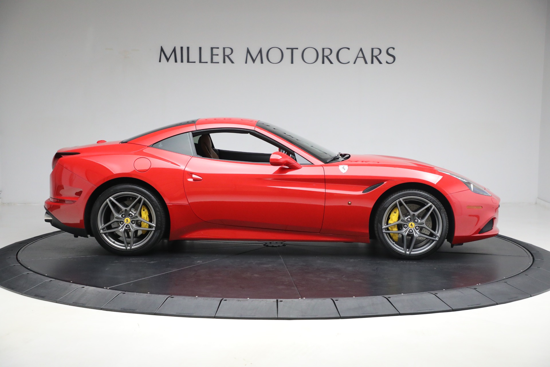 Used-2017-Ferrari-California-T