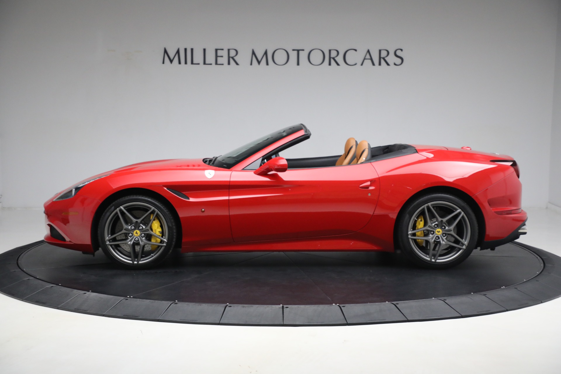 Used-2017-Ferrari-California-T