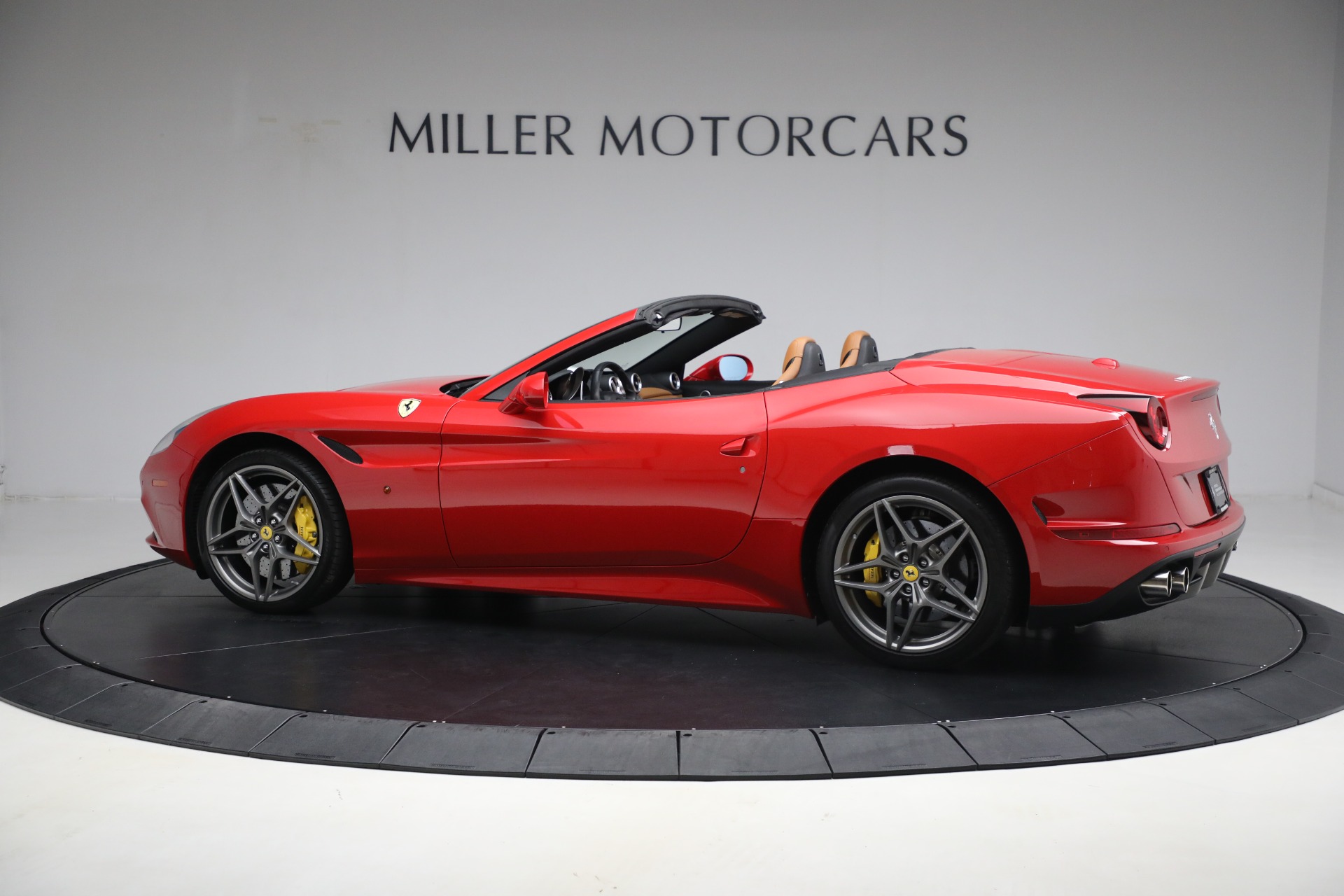 Used-2017-Ferrari-California-T
