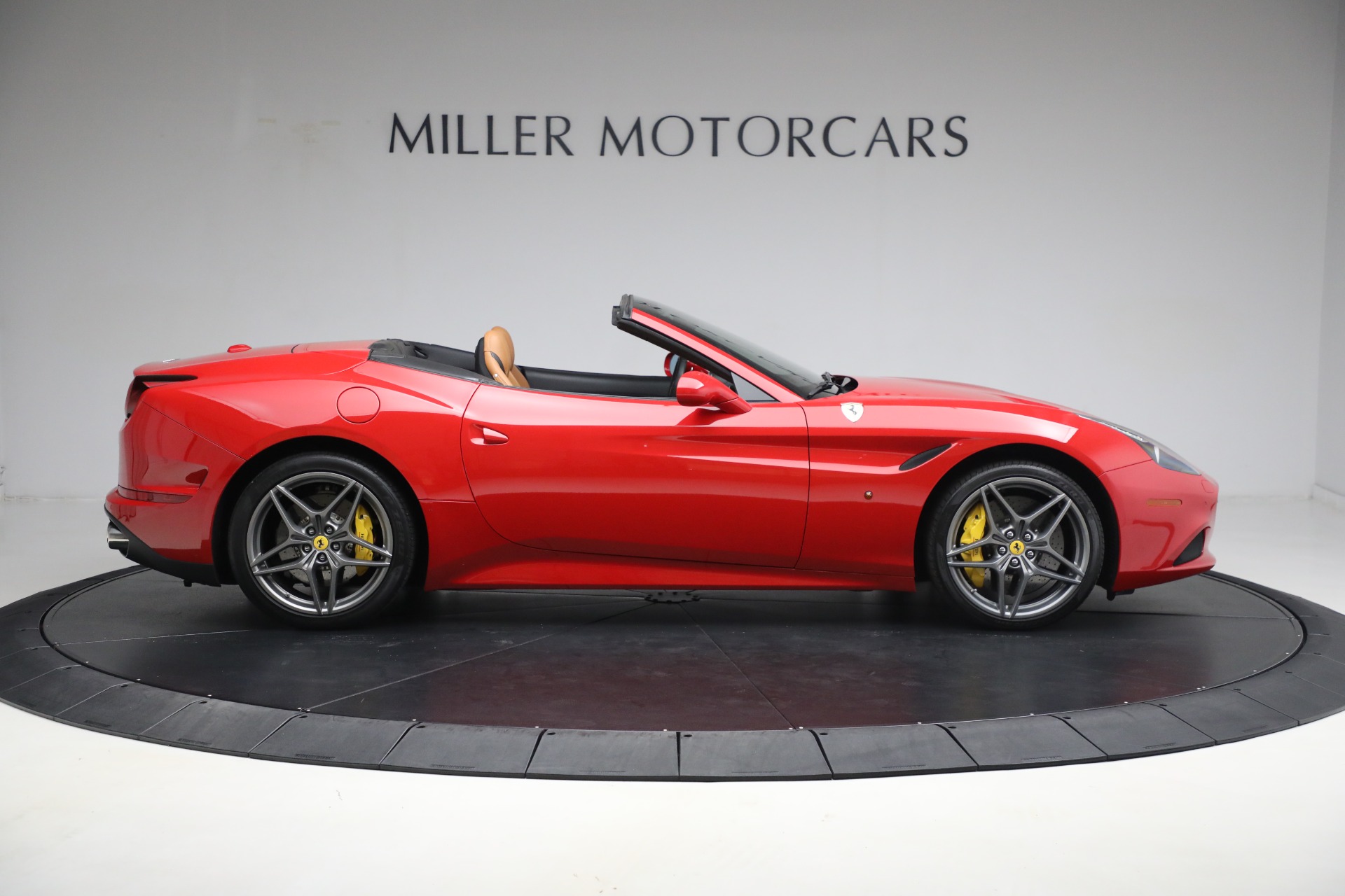 Used-2017-Ferrari-California-T