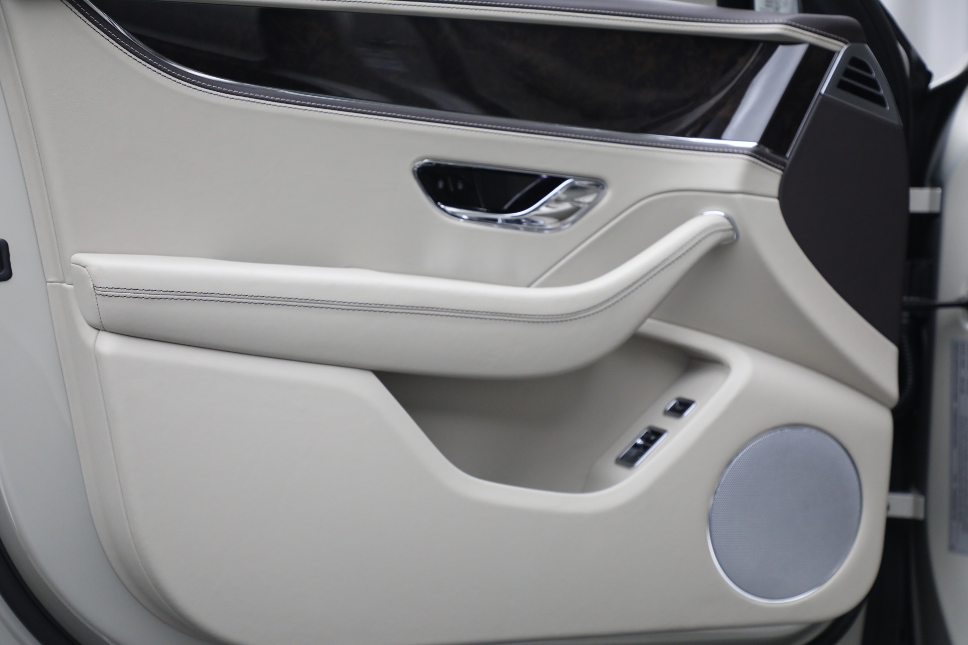 New-2024-Bentley-Flying-Spur-Edition-8