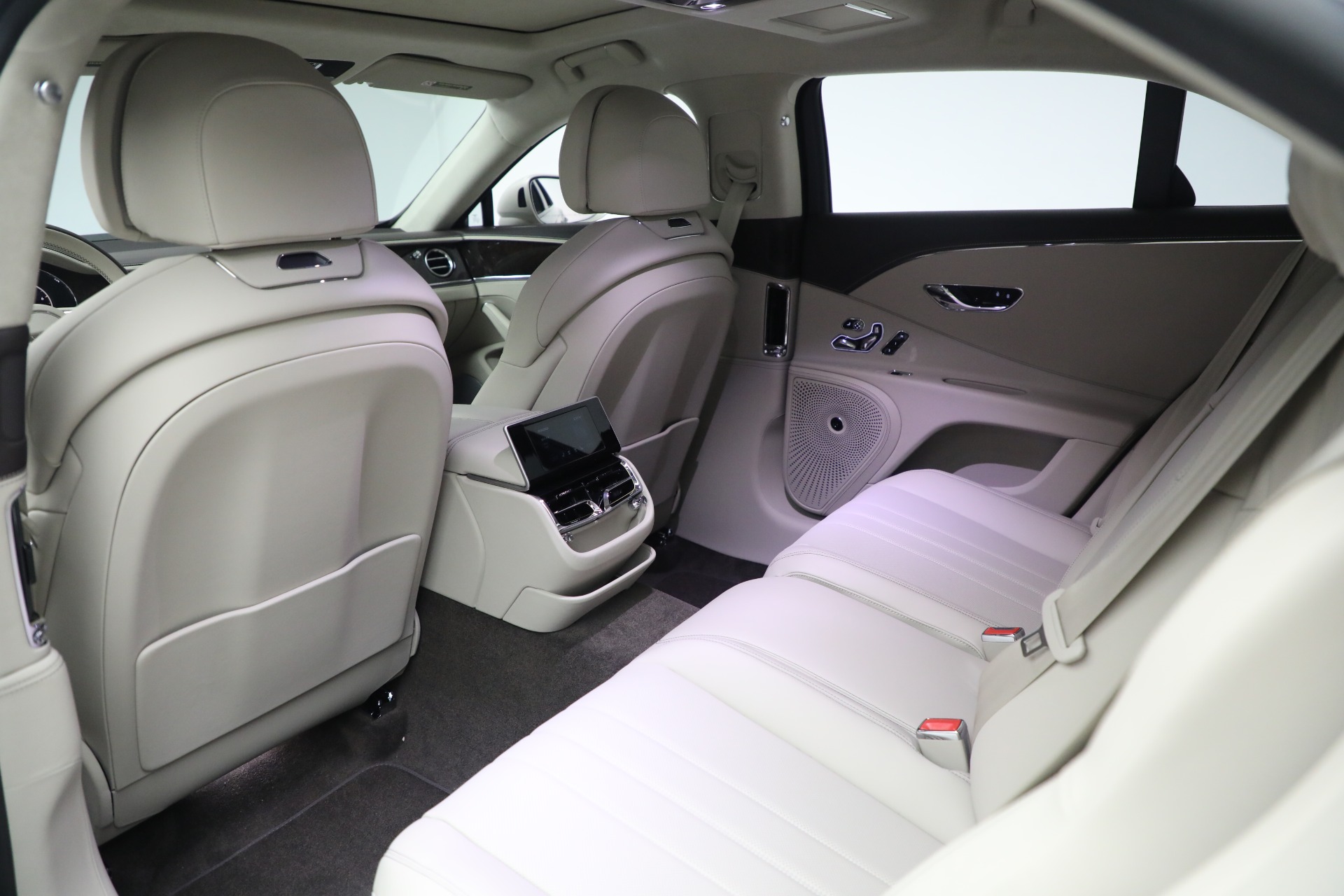 New-2024-Bentley-Flying-Spur-Edition-8