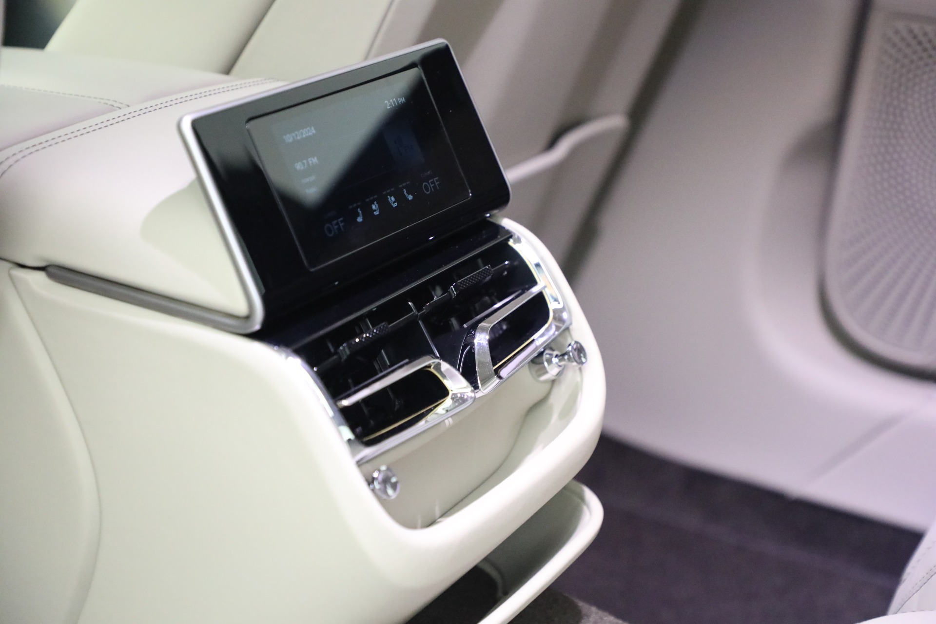 New-2024-Bentley-Flying-Spur-Edition-8