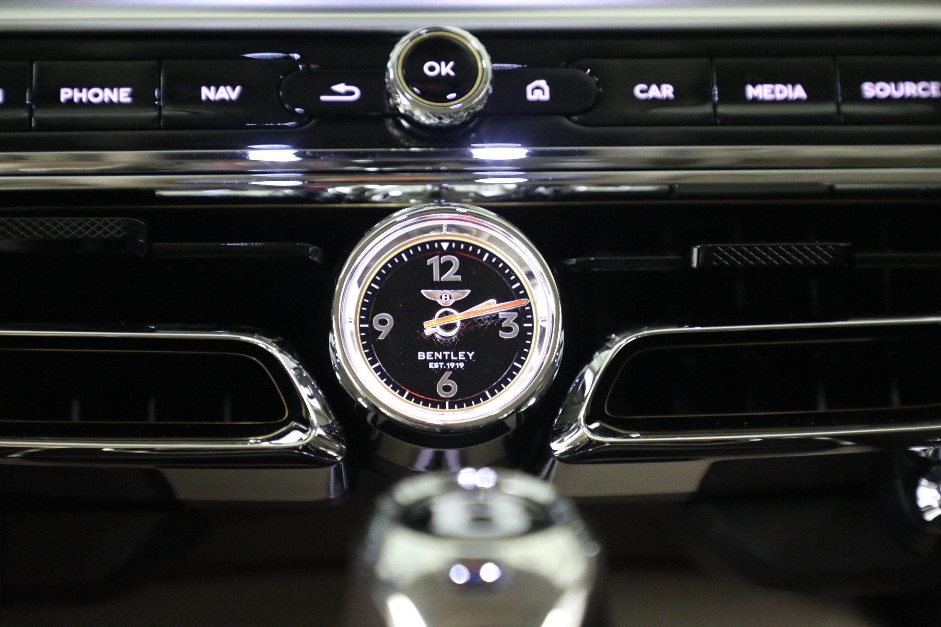 New-2024-Bentley-Flying-Spur-Edition-8