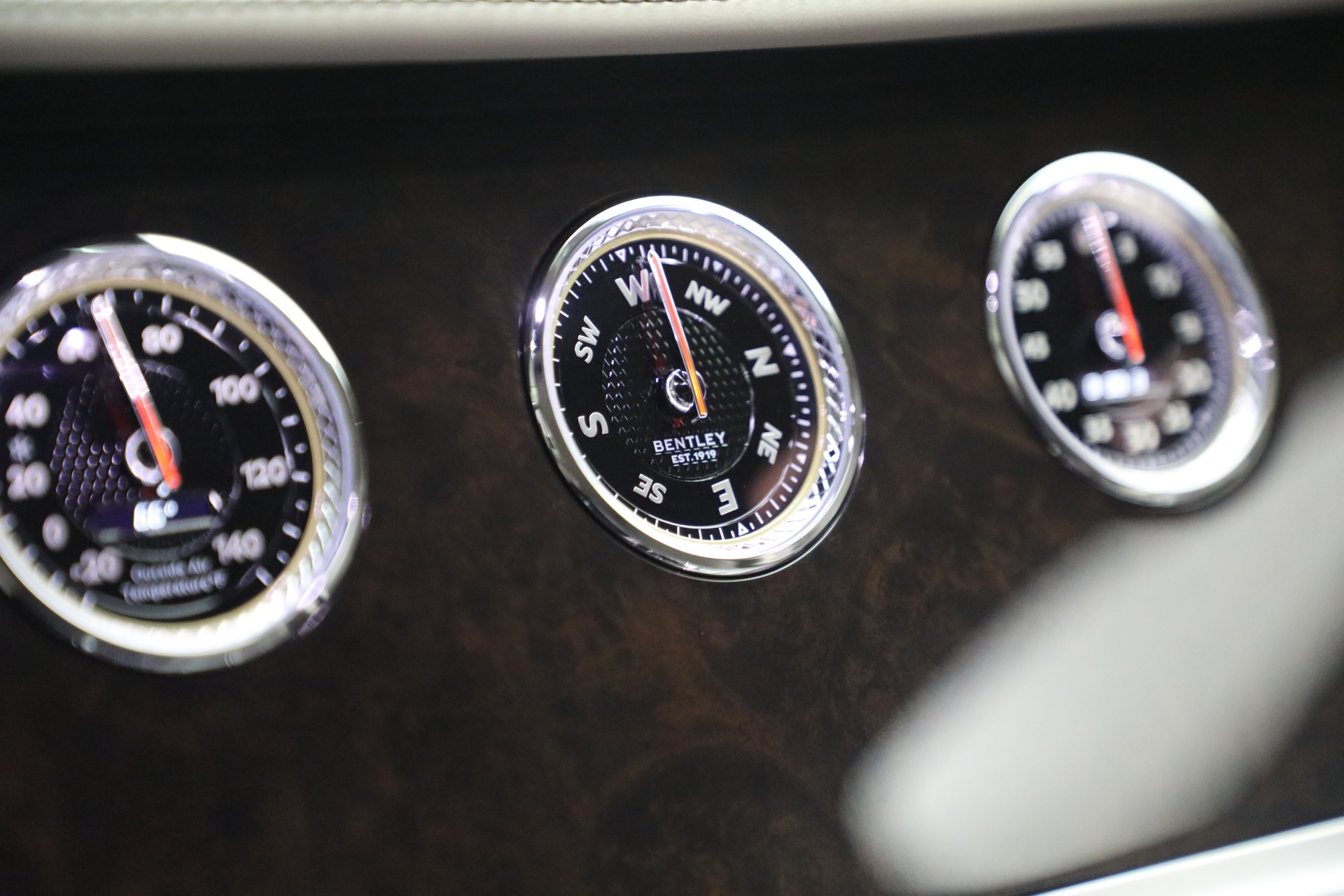 New-2024-Bentley-Flying-Spur-Edition-8