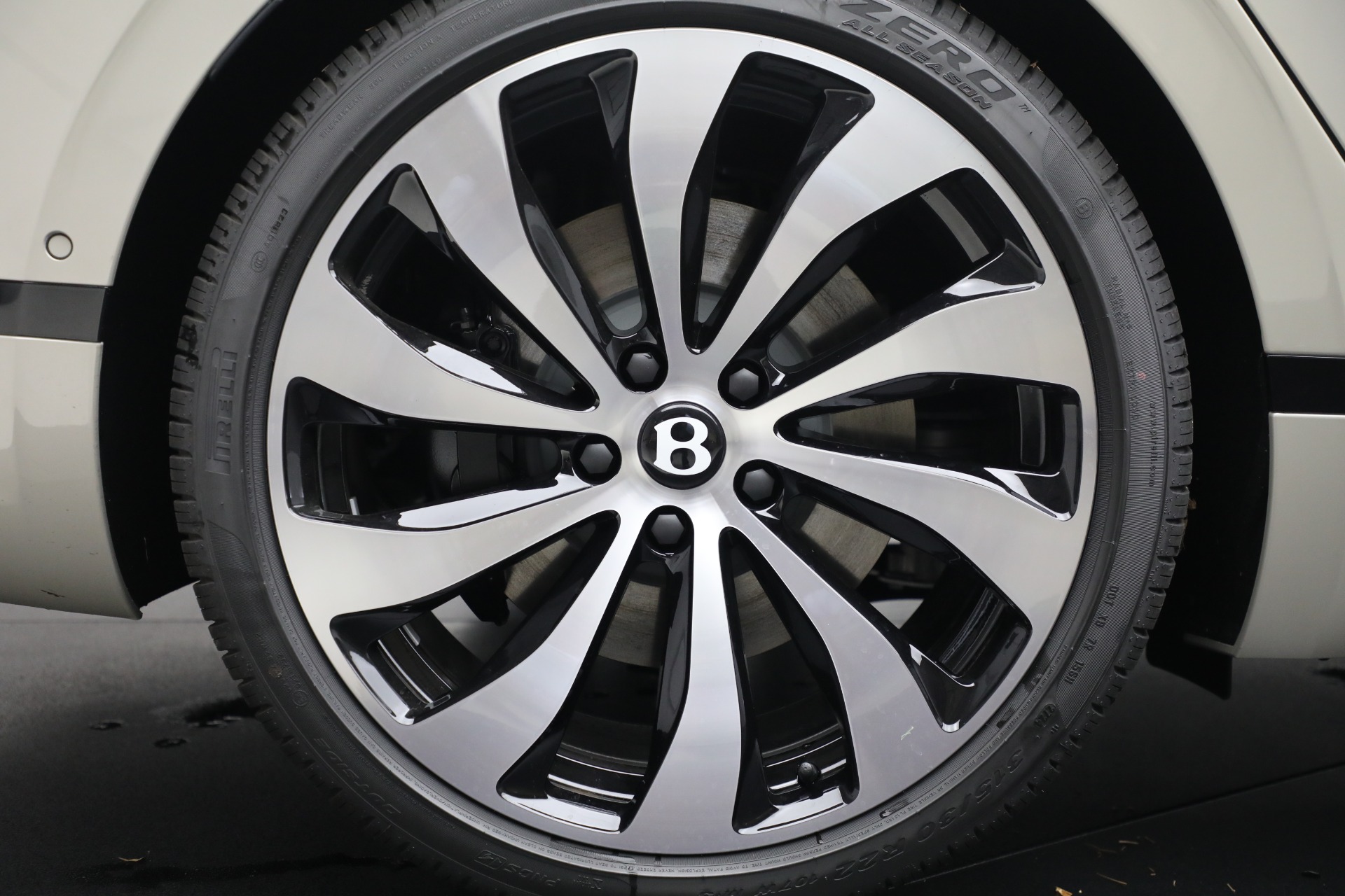 New-2024-Bentley-Flying-Spur-Edition-8