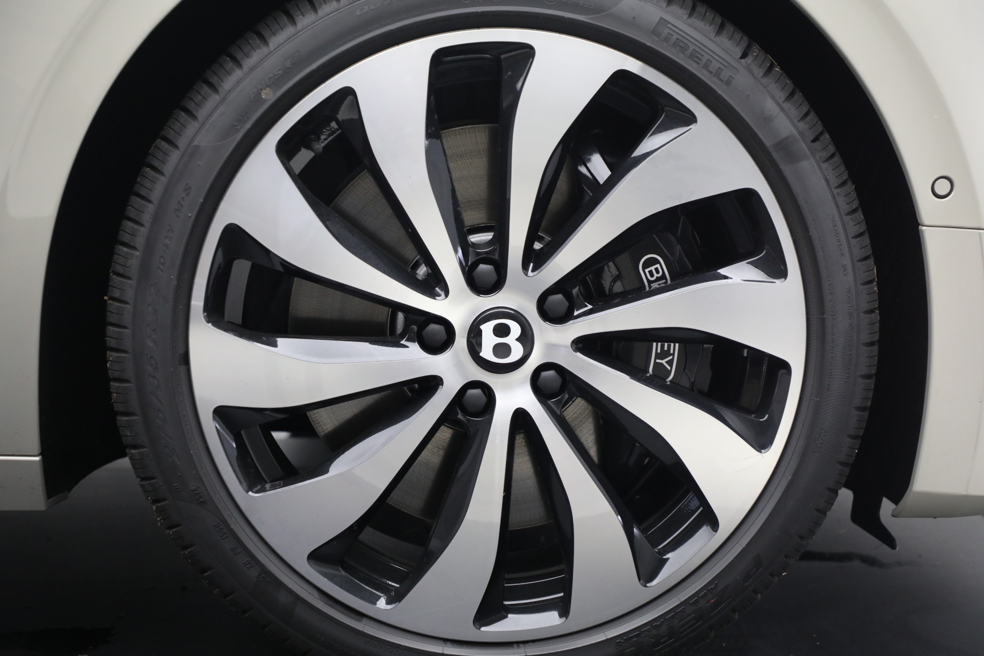 New-2024-Bentley-Flying-Spur-Edition-8