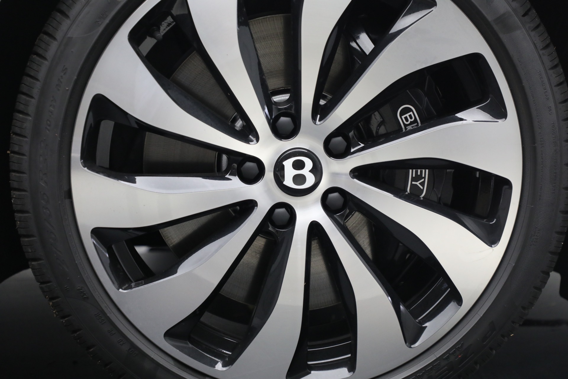New-2024-Bentley-Flying-Spur-Edition-8
