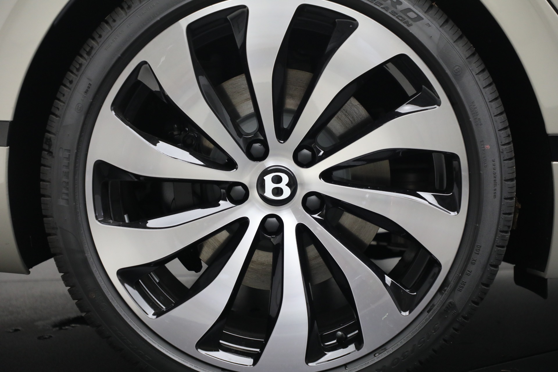 New-2024-Bentley-Flying-Spur-Edition-8