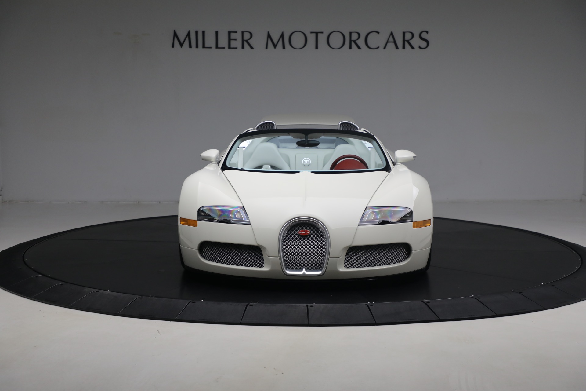 Used-2010-Bugatti-Veyron-164-Grand-Sport