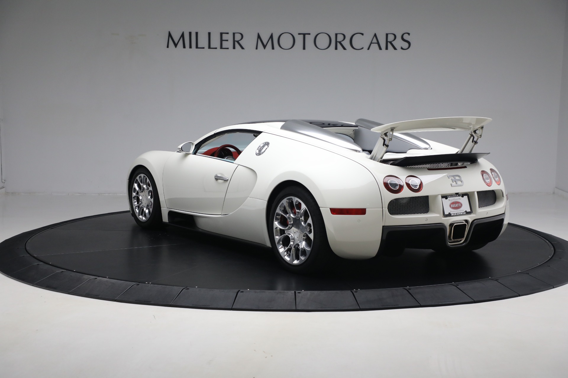 Used-2010-Bugatti-Veyron-164-Grand-Sport