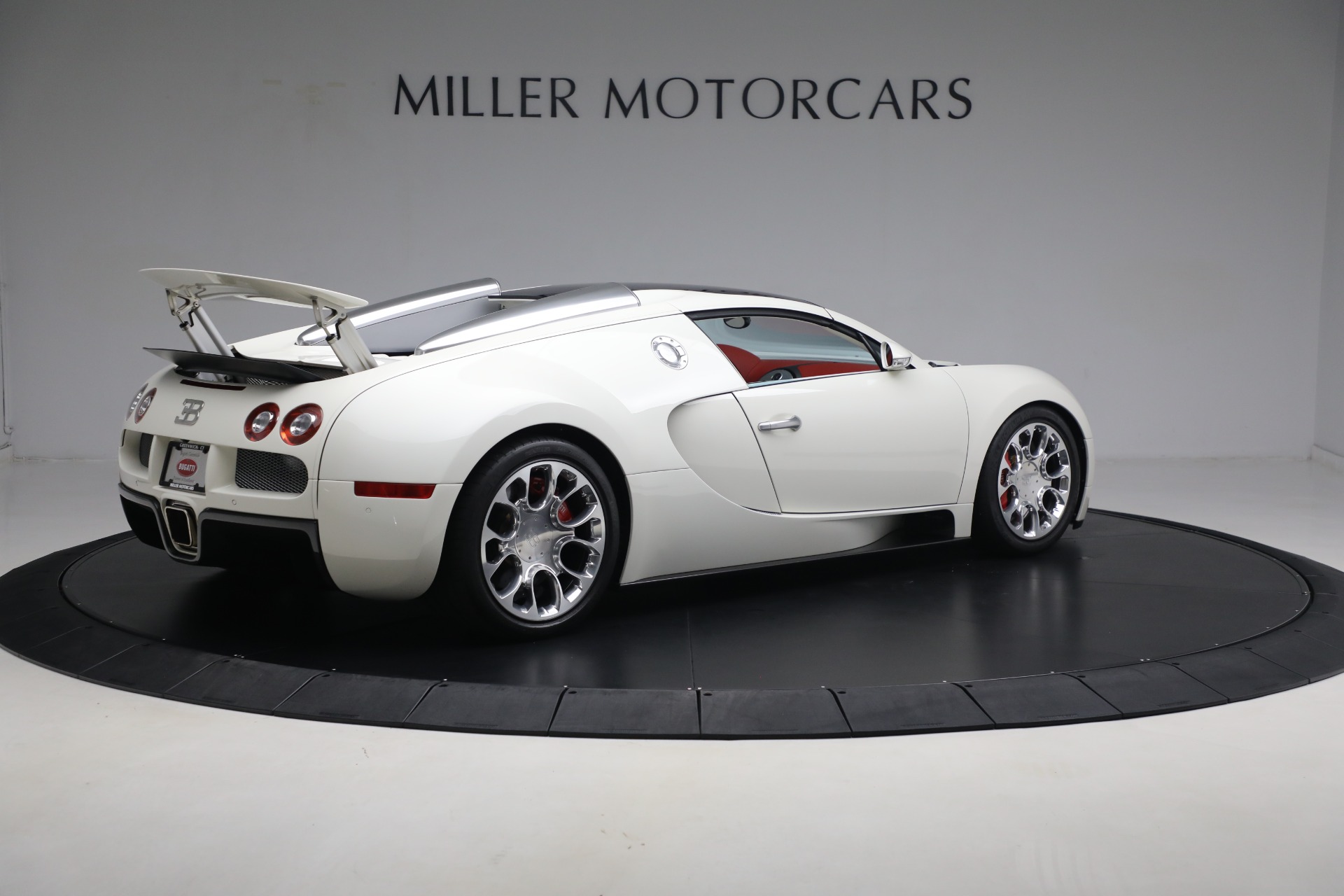 Used-2010-Bugatti-Veyron-164-Grand-Sport
