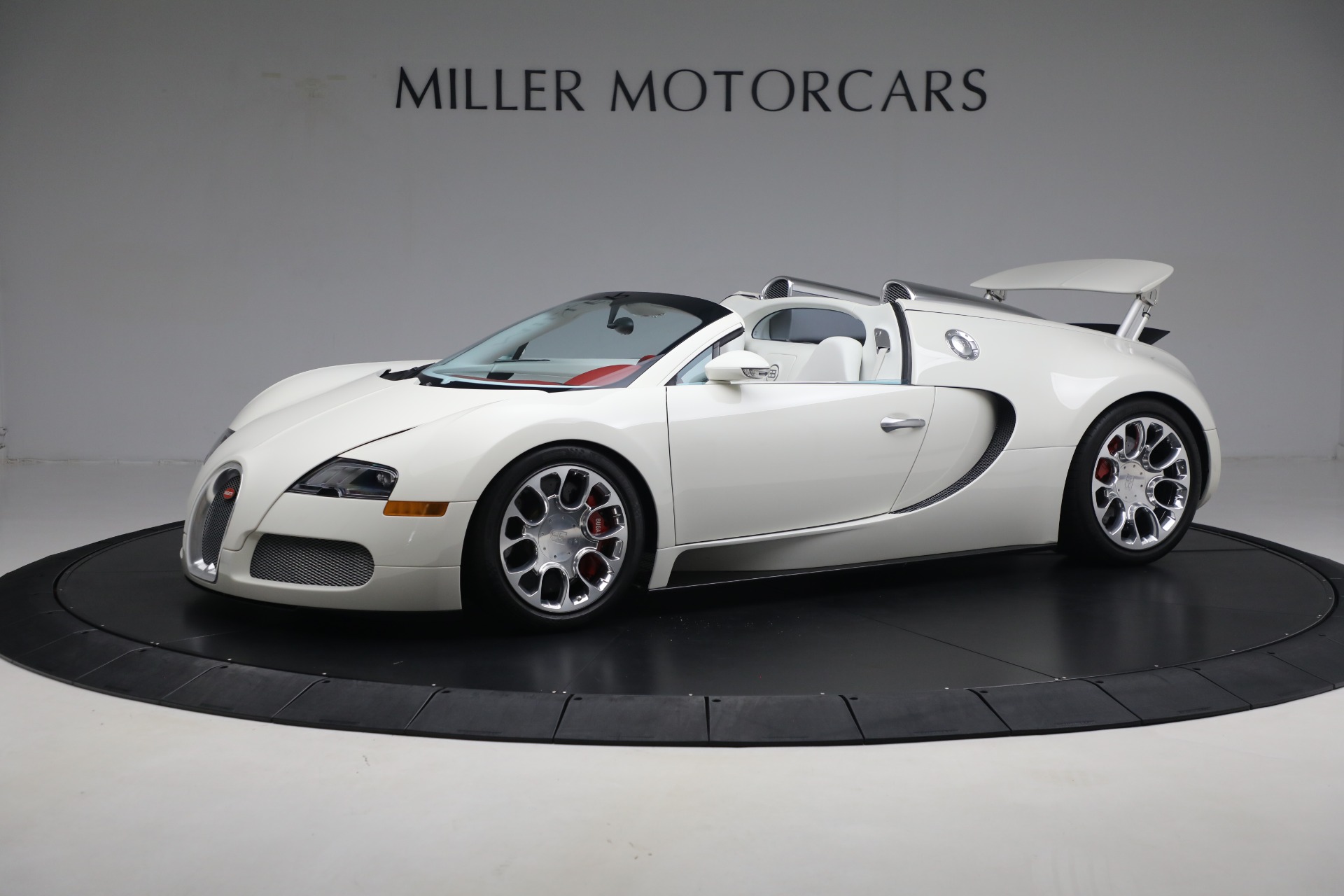 Used-2010-Bugatti-Veyron-164-Grand-Sport
