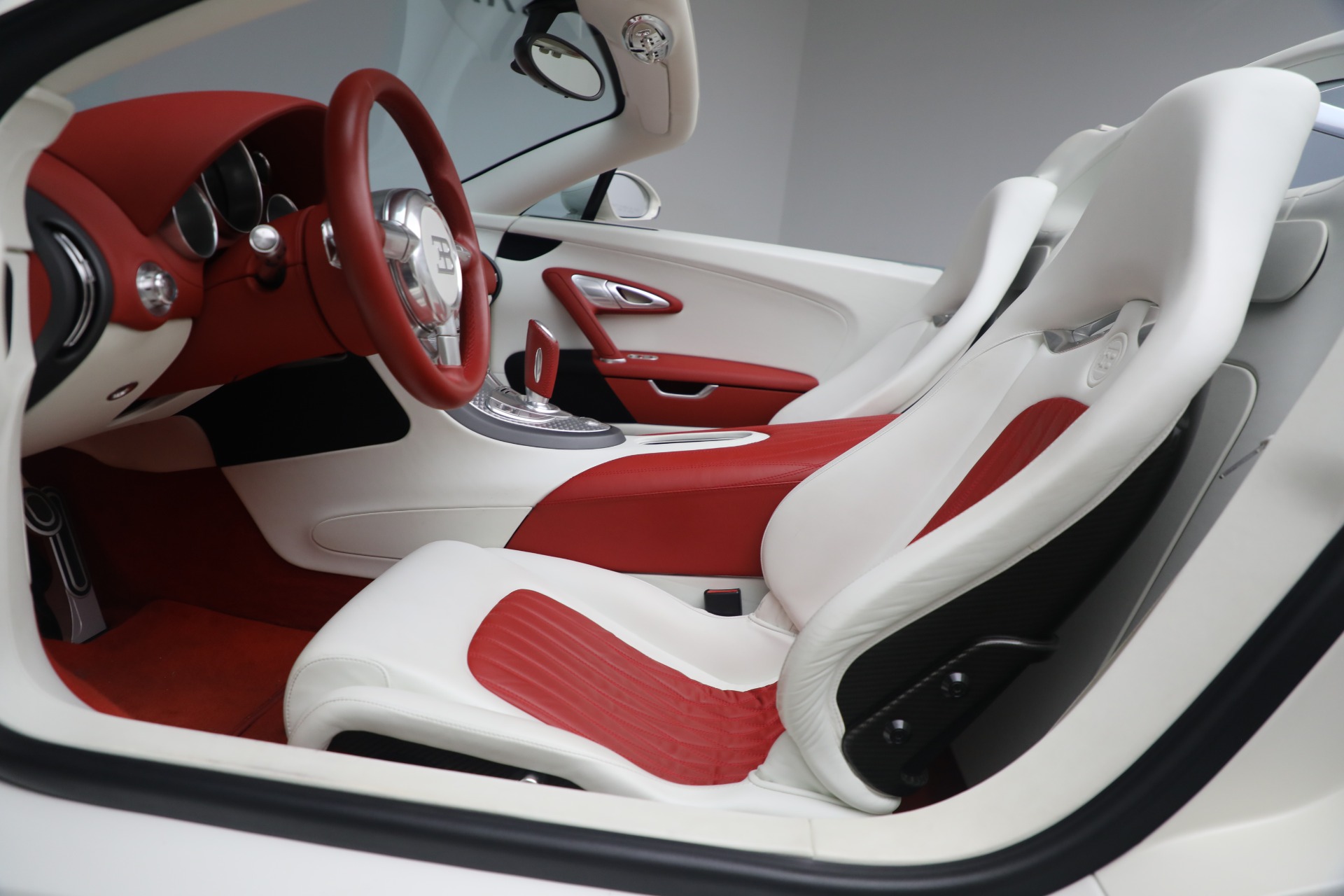 Used-2010-Bugatti-Veyron-164-Grand-Sport