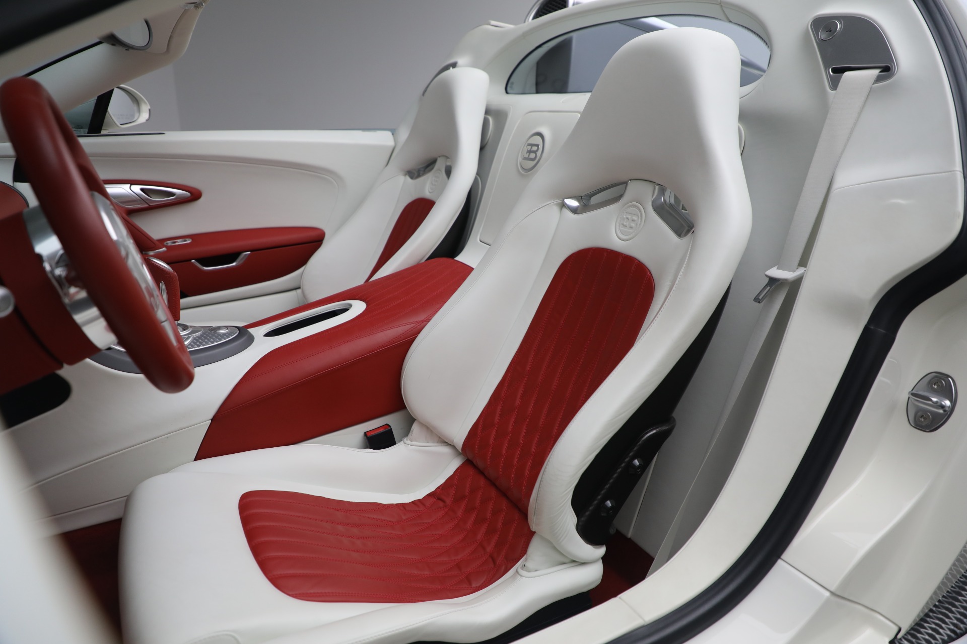 Used-2010-Bugatti-Veyron-164-Grand-Sport