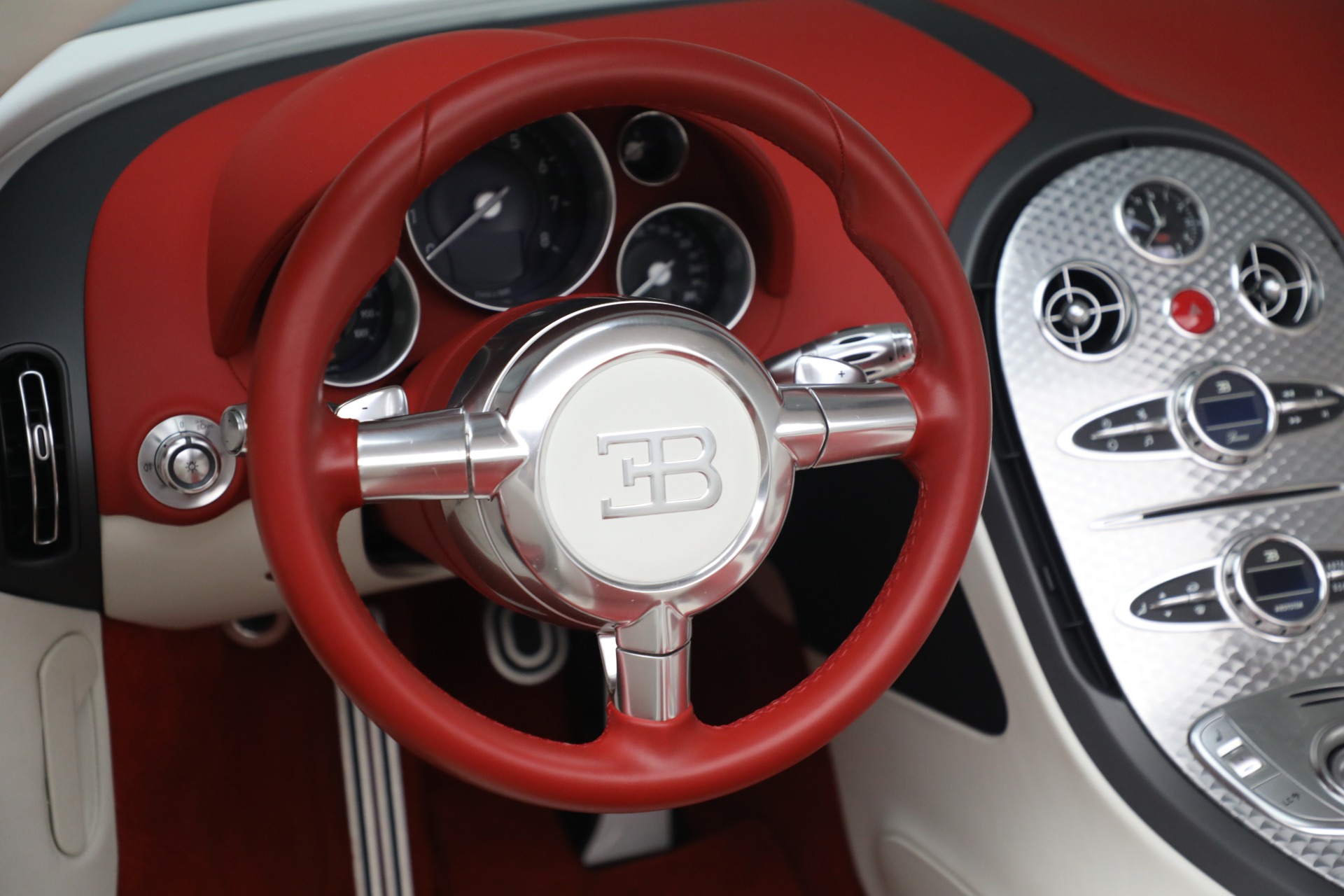 Used-2010-Bugatti-Veyron-164-Grand-Sport