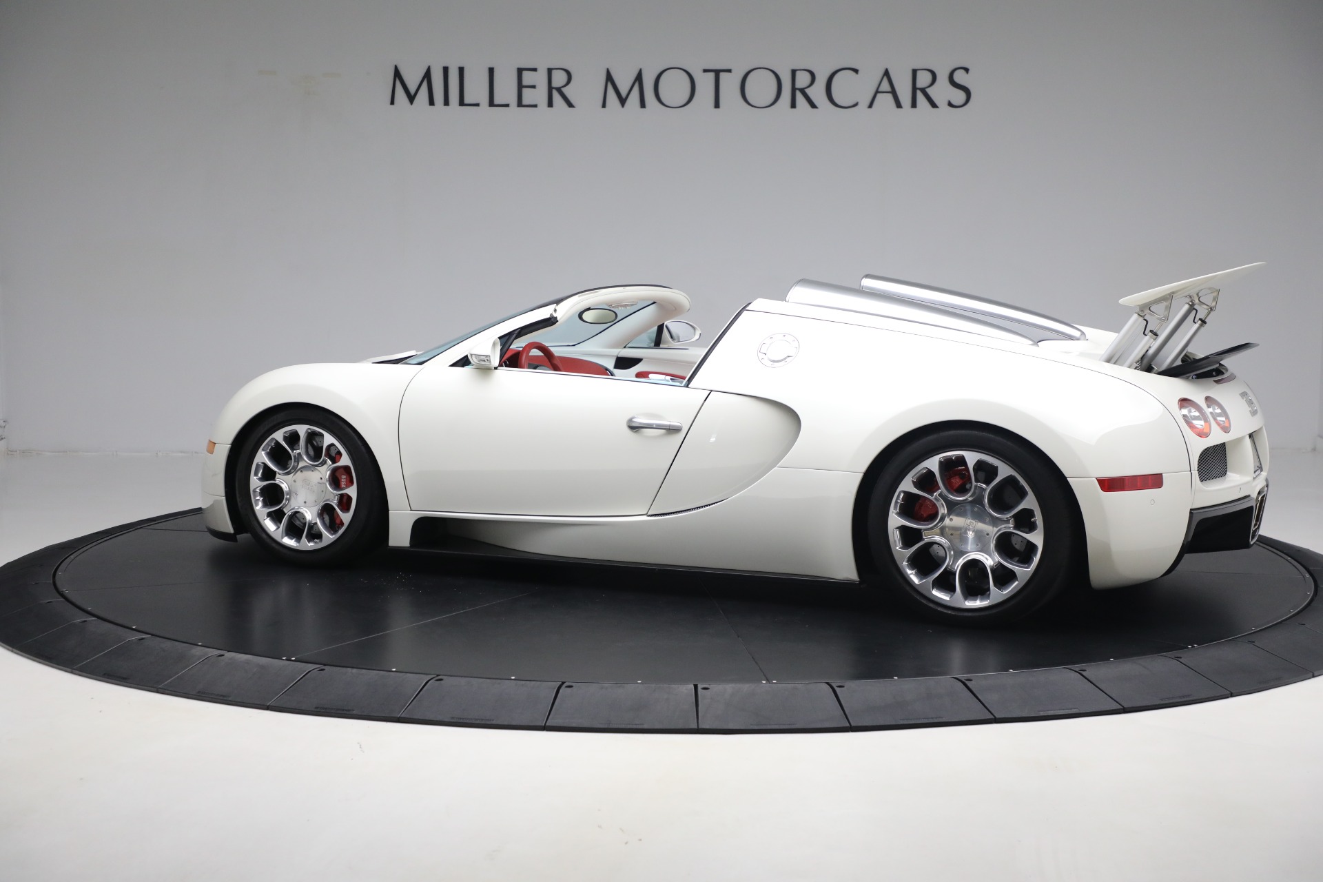 Used-2010-Bugatti-Veyron-164-Grand-Sport