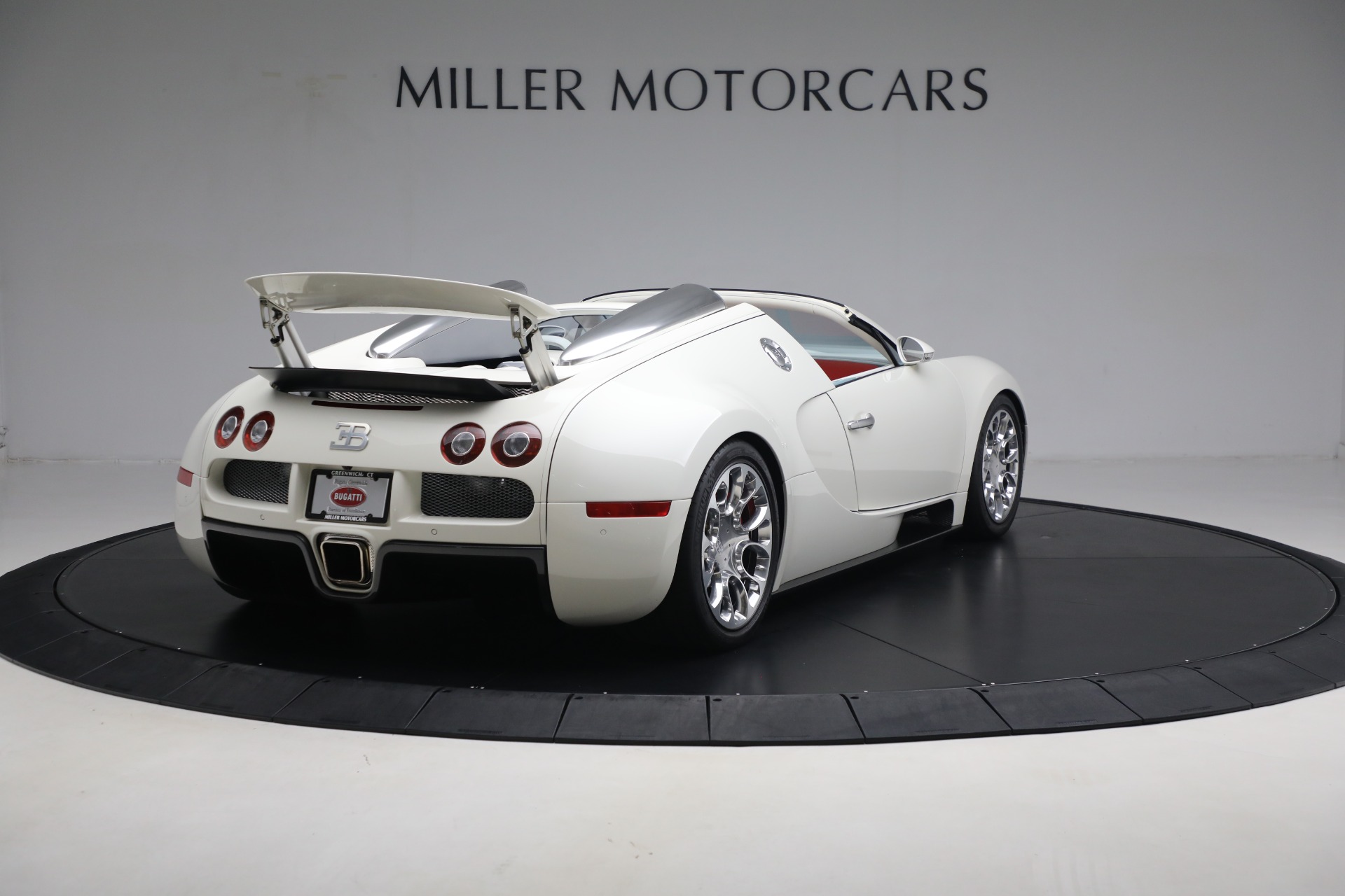 Used-2010-Bugatti-Veyron-164-Grand-Sport