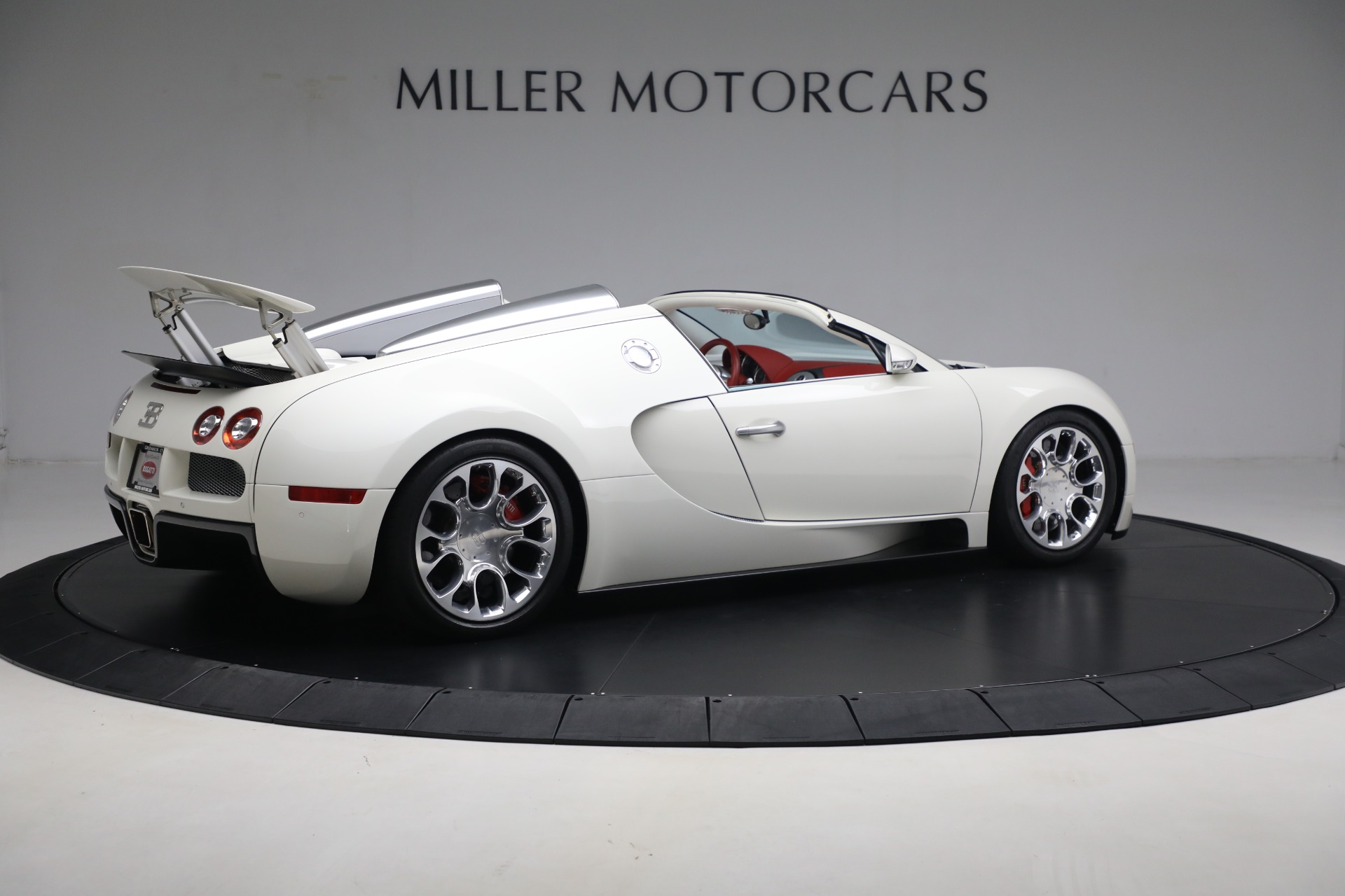 Used-2010-Bugatti-Veyron-164-Grand-Sport