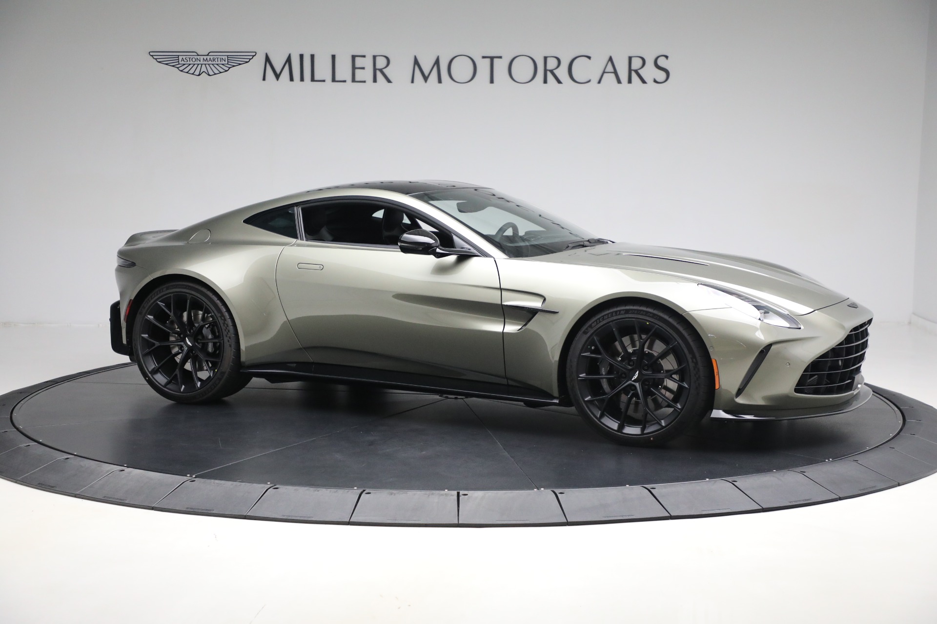 New-2025-Aston-Martin-Vantage